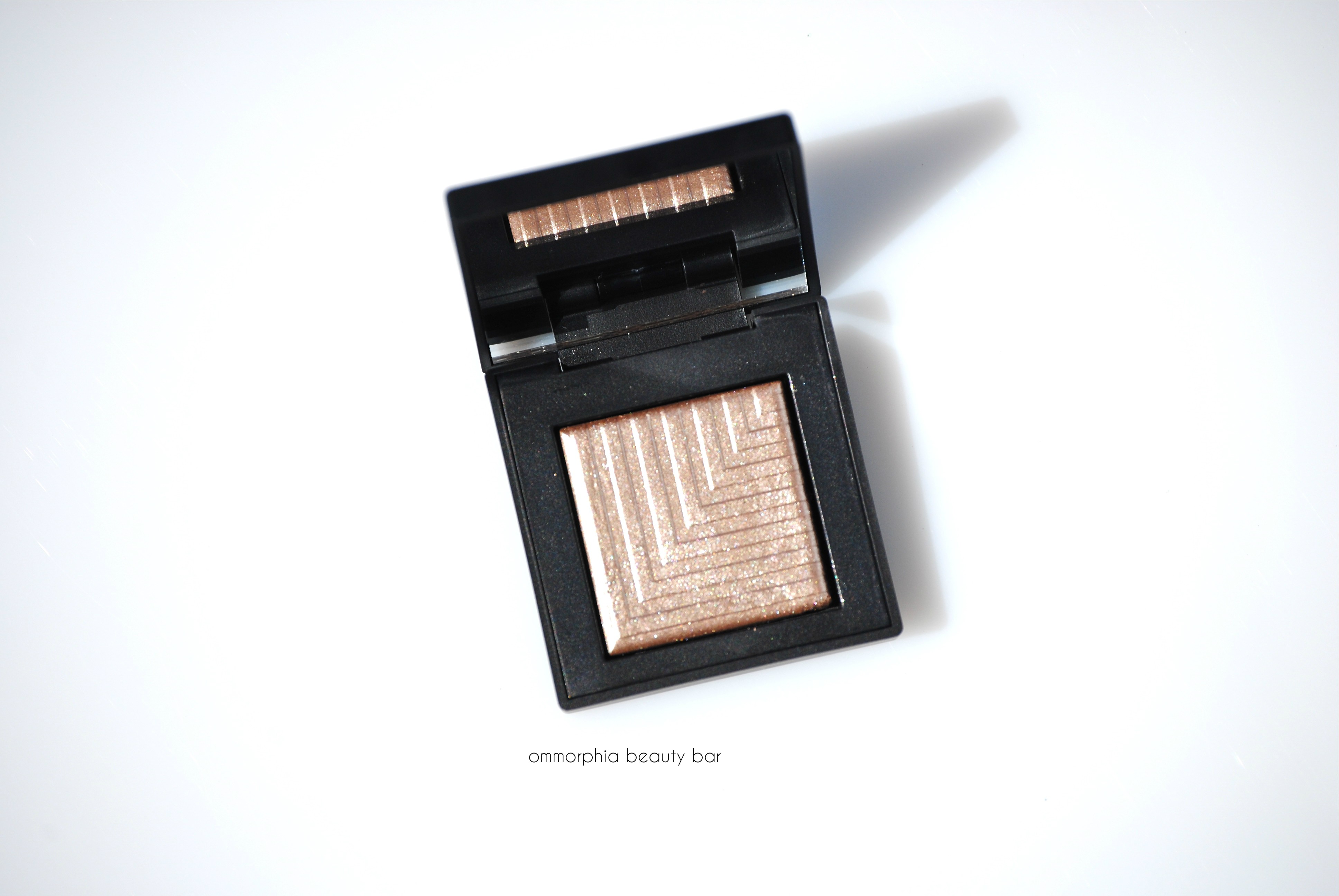 NARS Dione