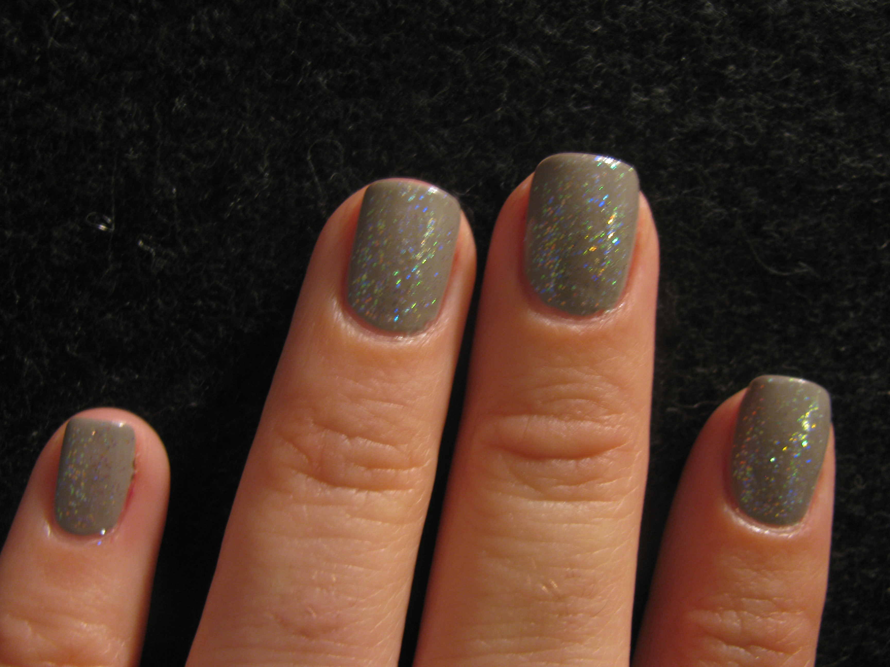 Katy Perry mani blurry shot