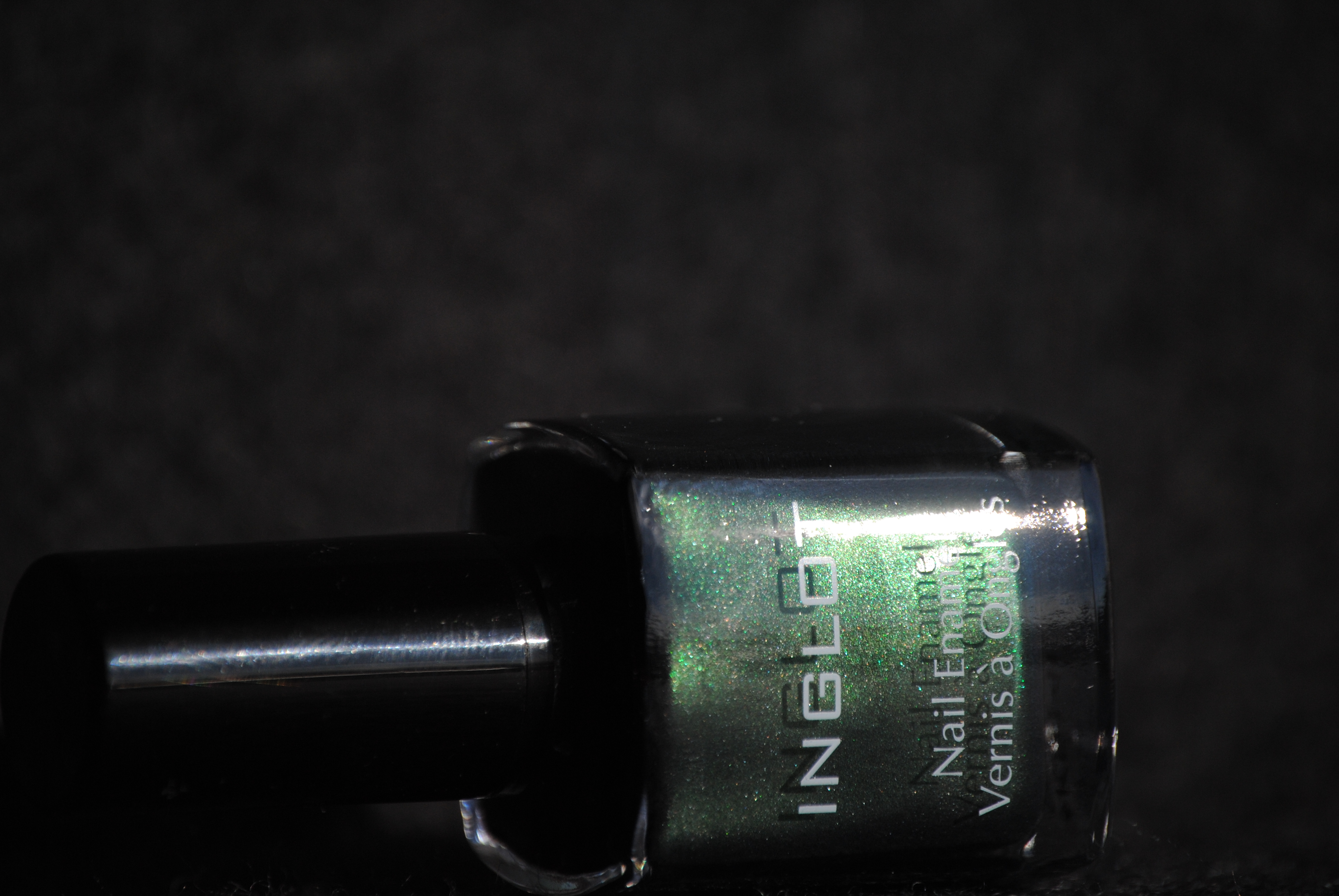 Inglot 966 side bottle flash