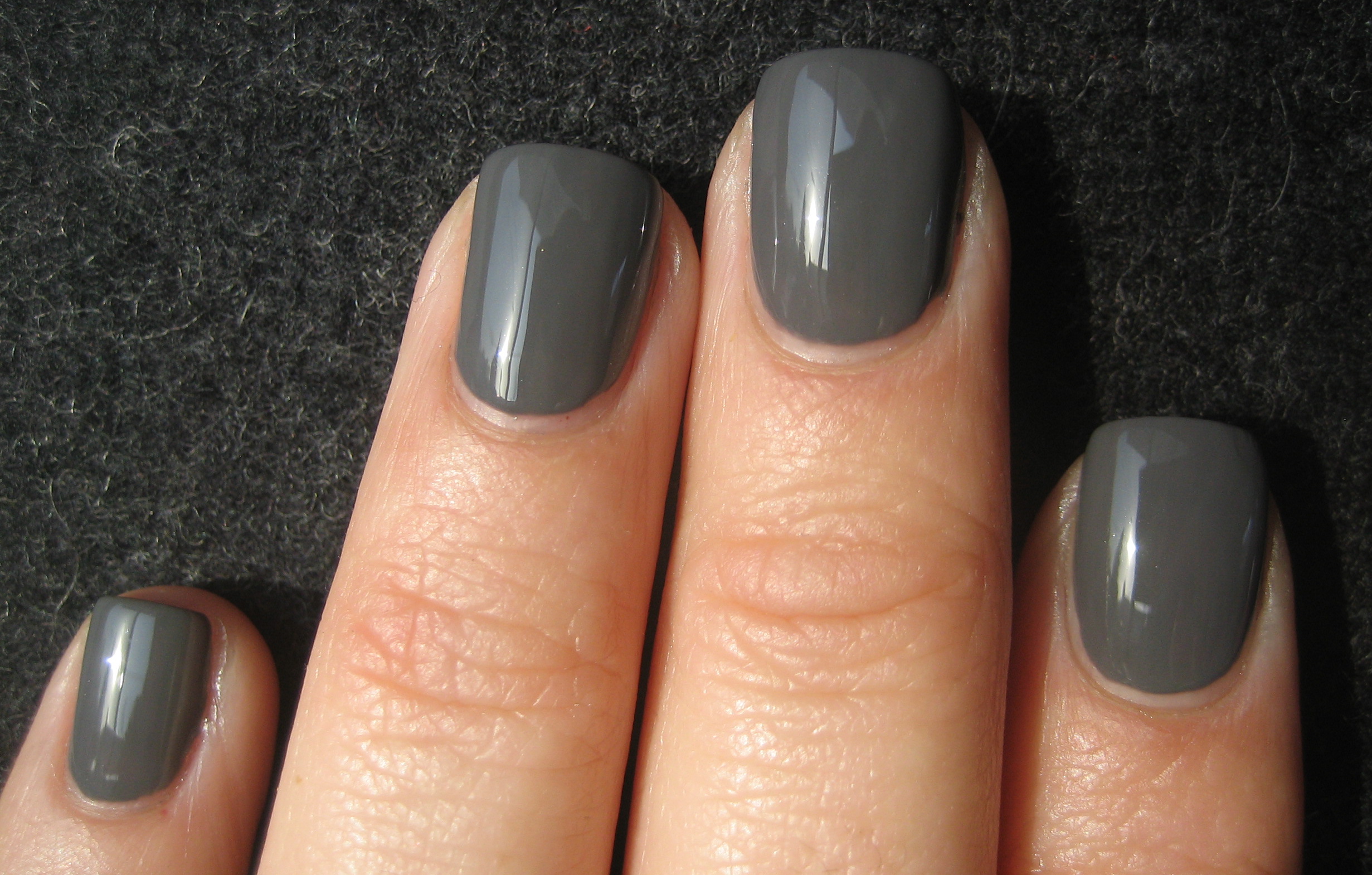 Dior Gris Montaigne hand