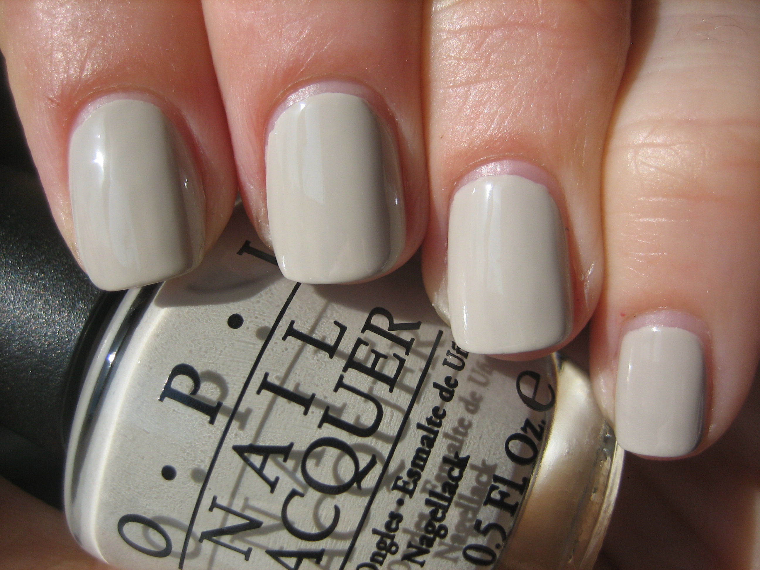 Skull & Glossbones swatch (sunlight)