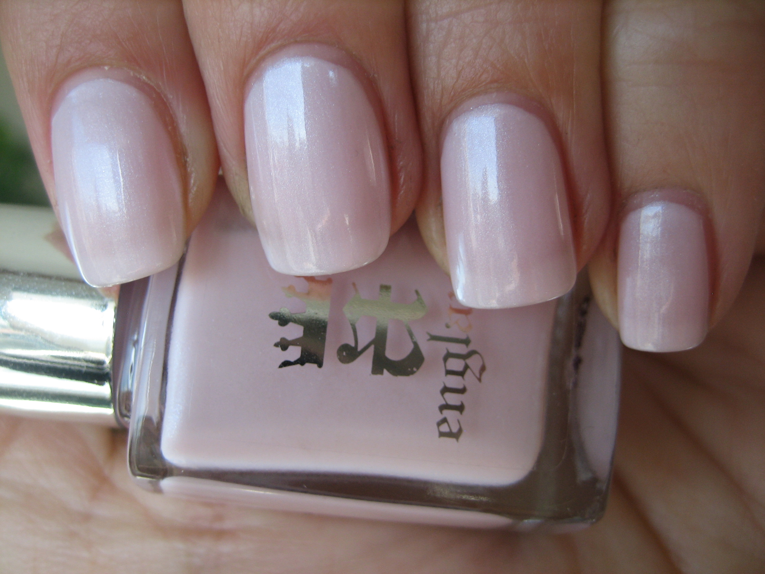 Iseult swatch (indirect light)