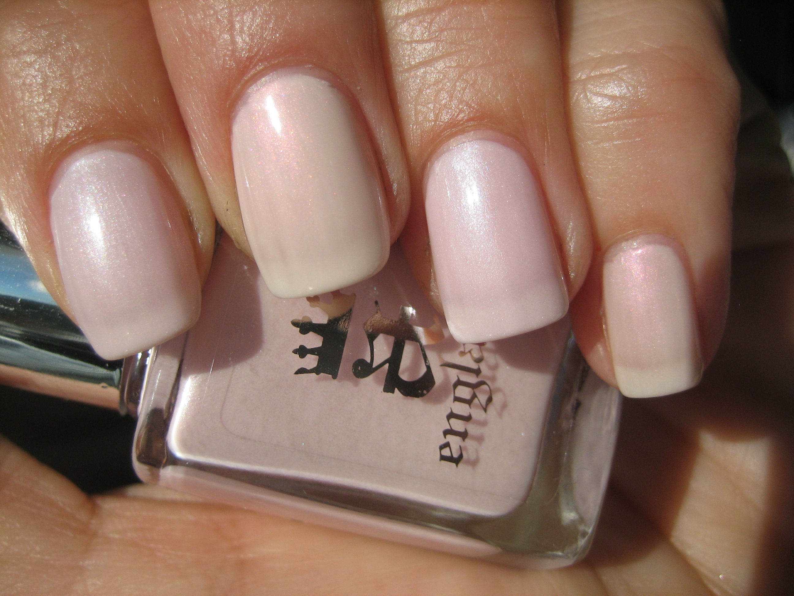 Iseult & Opal swatch (sunlight)