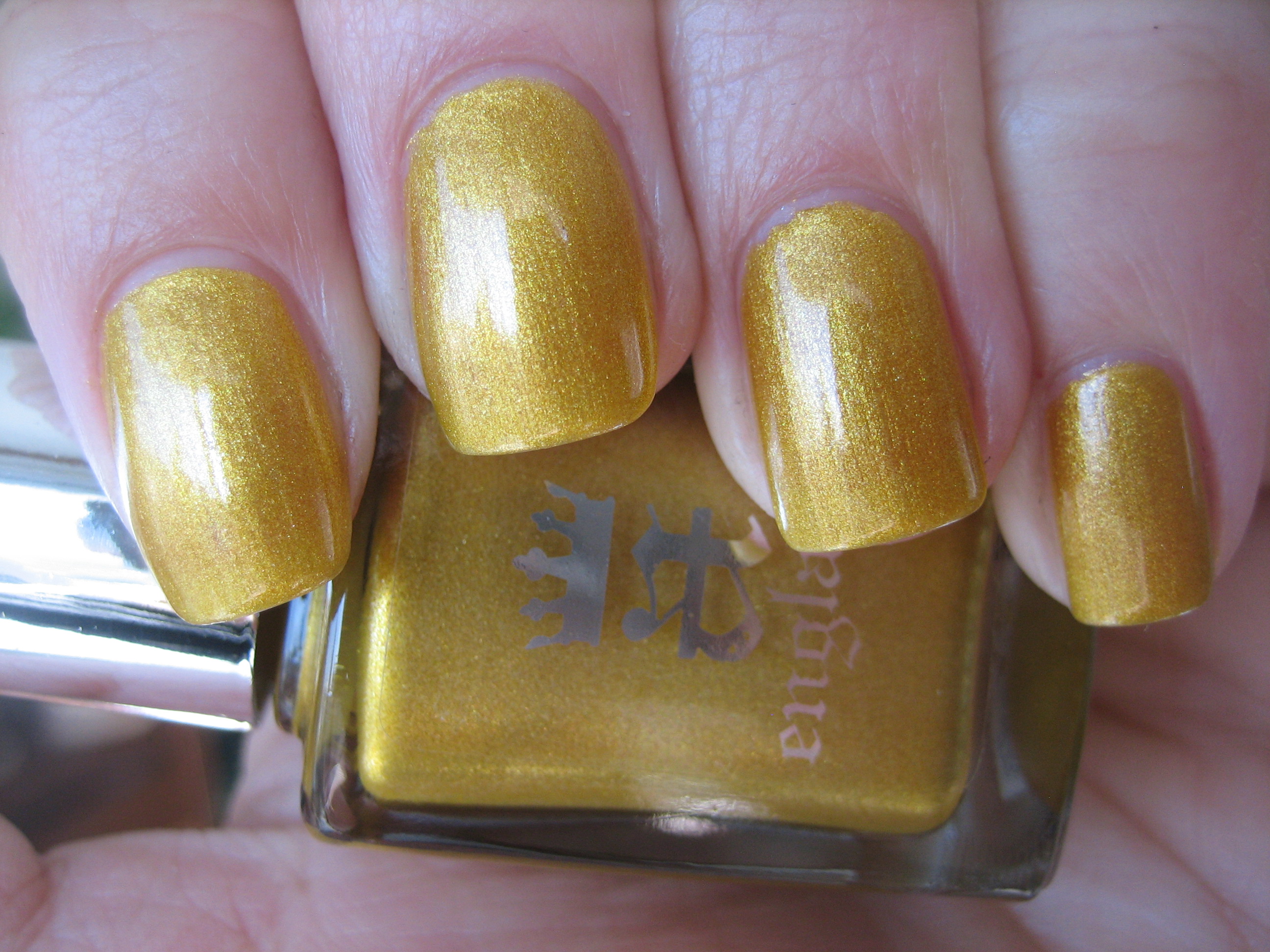 Holy Grail swatch (indirect light)