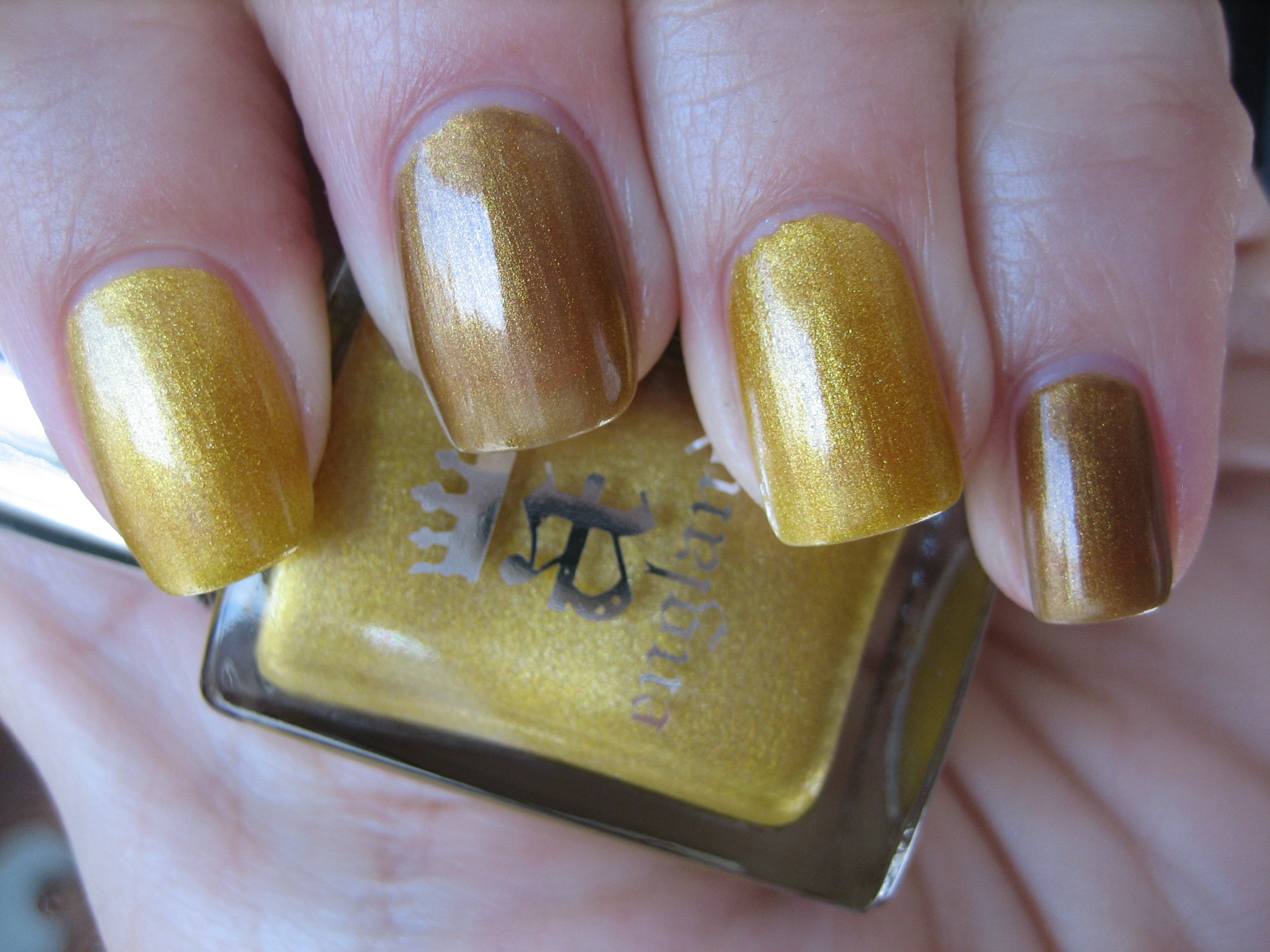Holy Grail & Desperado swatch (indirect light)