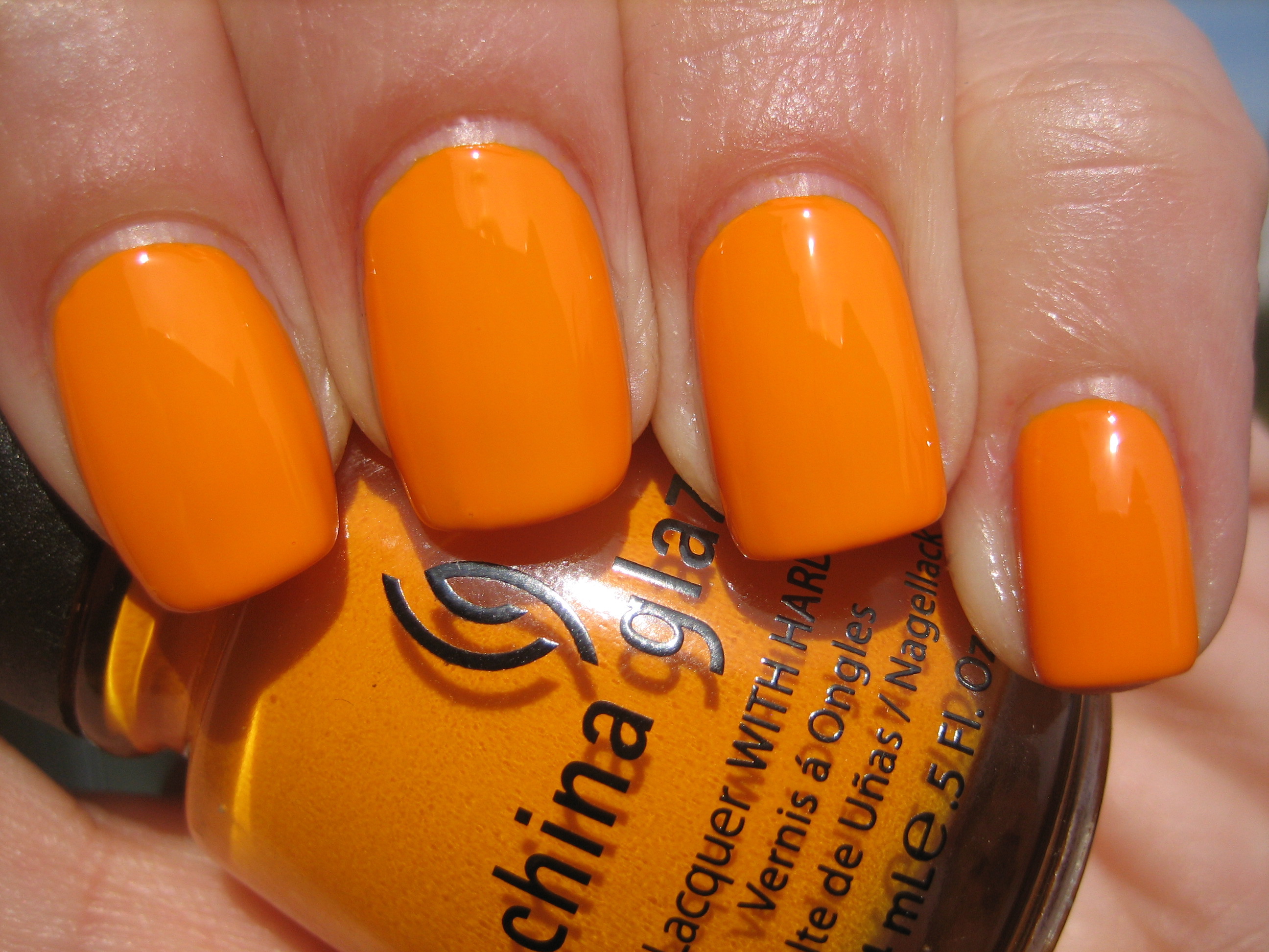 Papaya Punch swatch (sunlight)