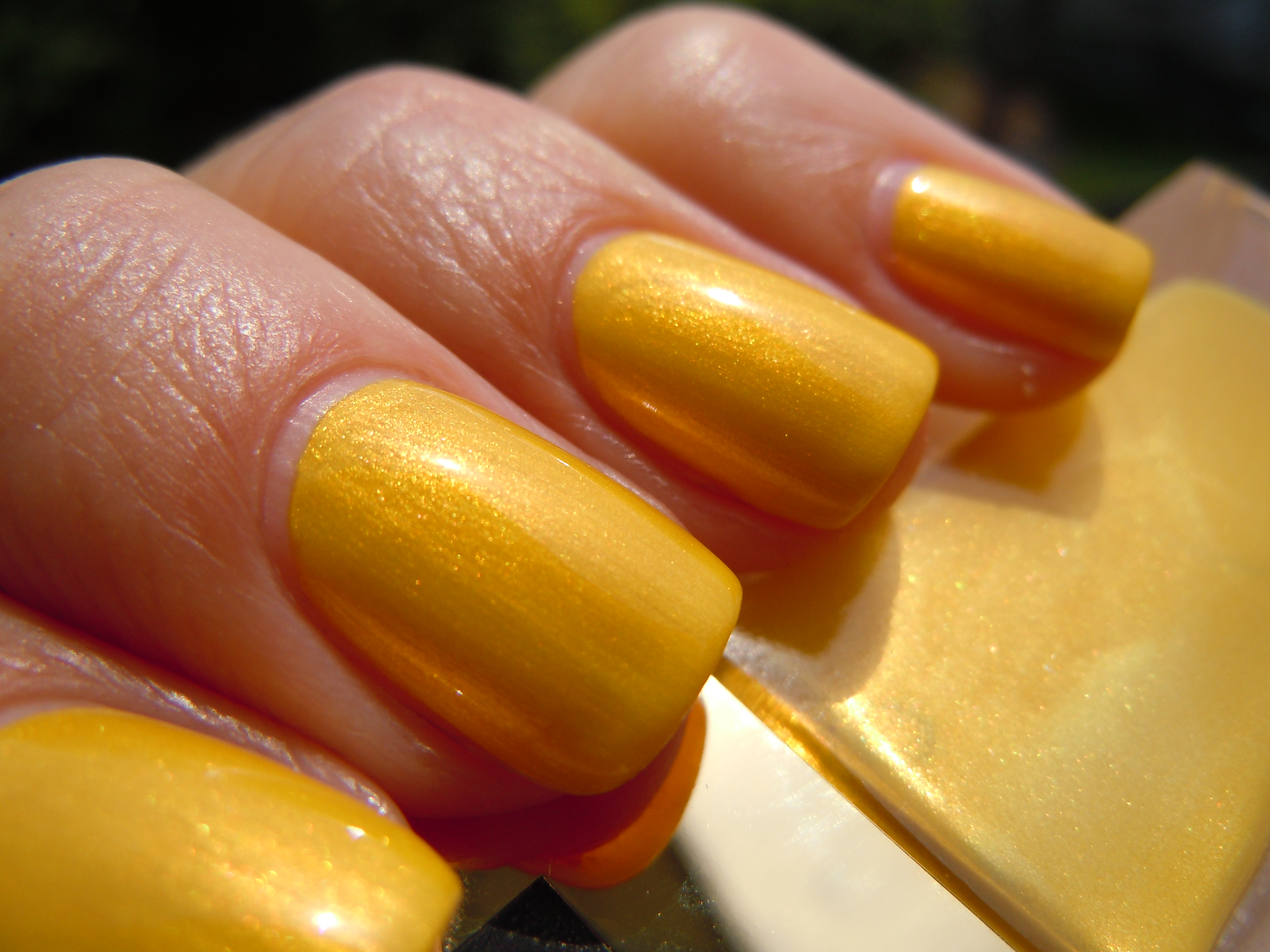 Surreal Yellow swatch (closeup)