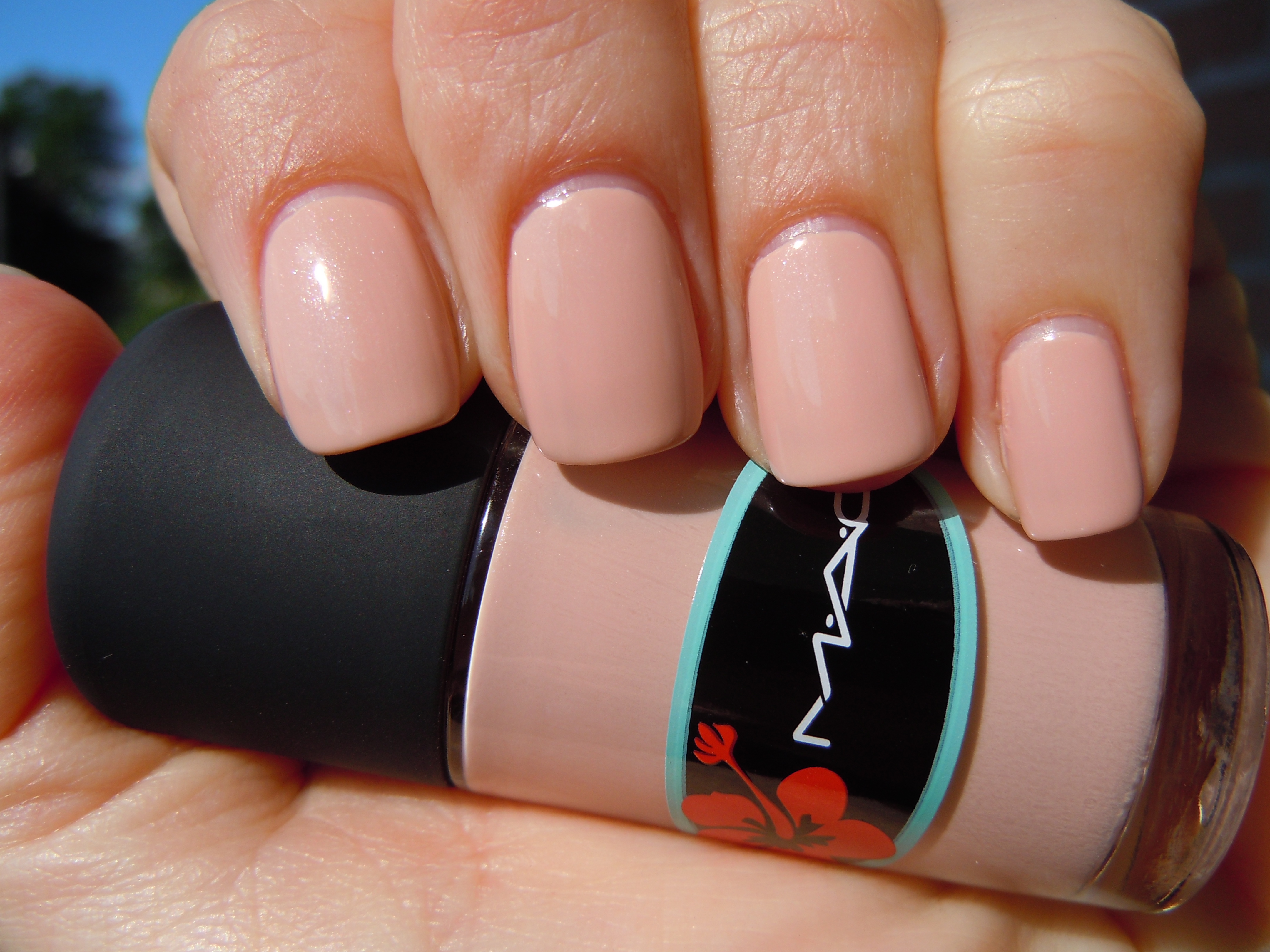 Hangin' Loose swatch (sunlight)