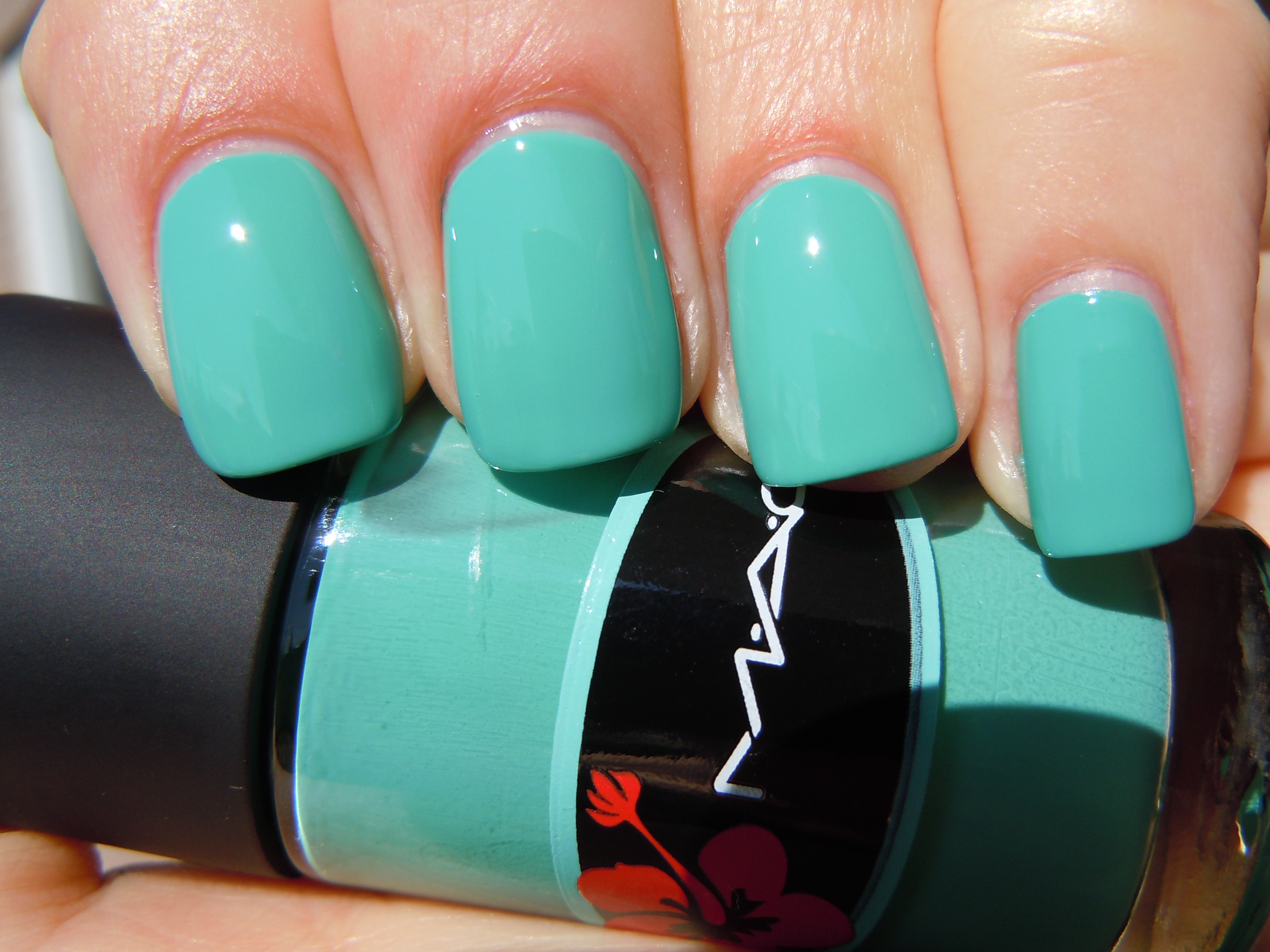 Ocean Dip swatch (sunlight)