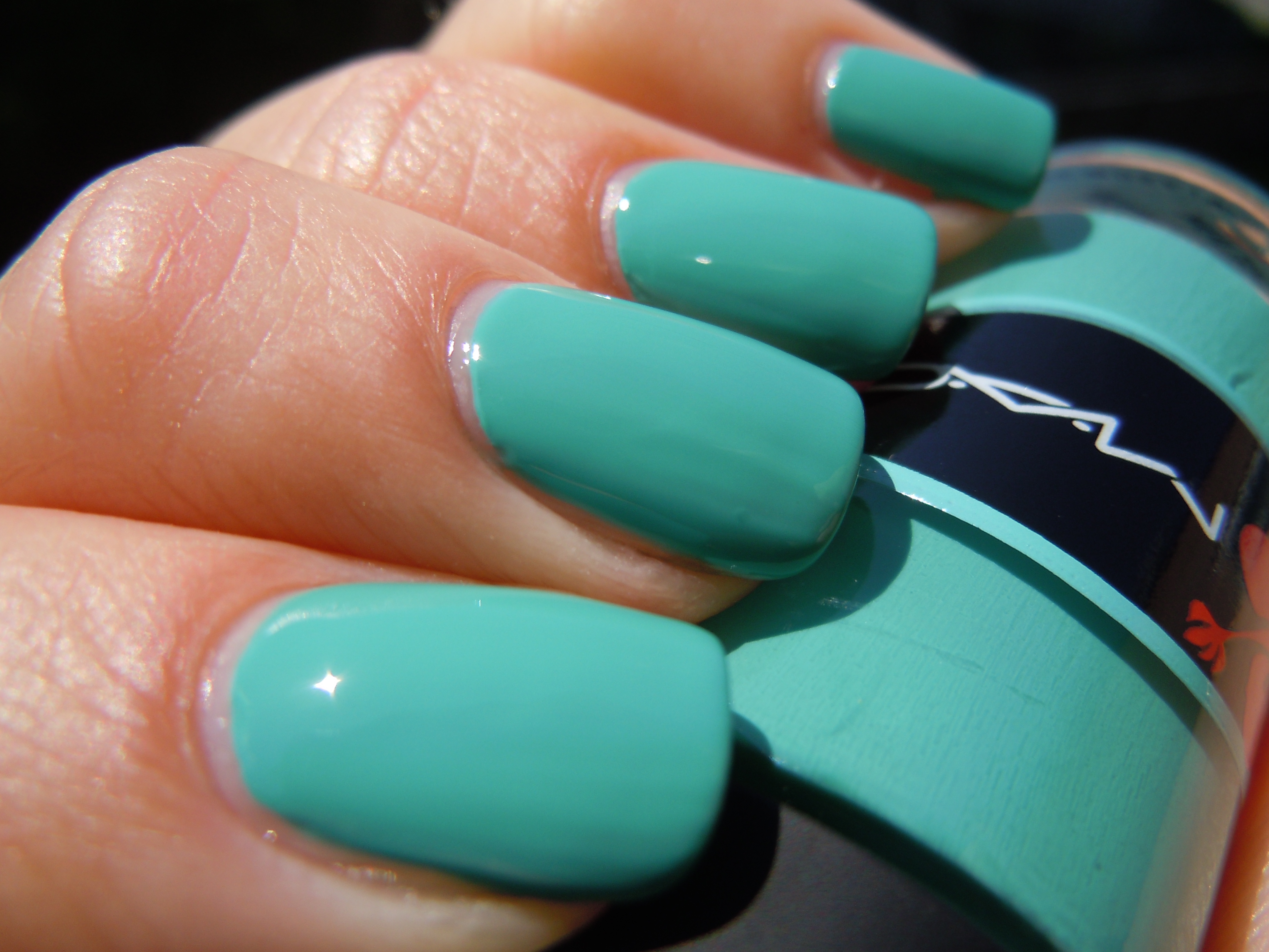 Ocean Dip swatch (closeup)