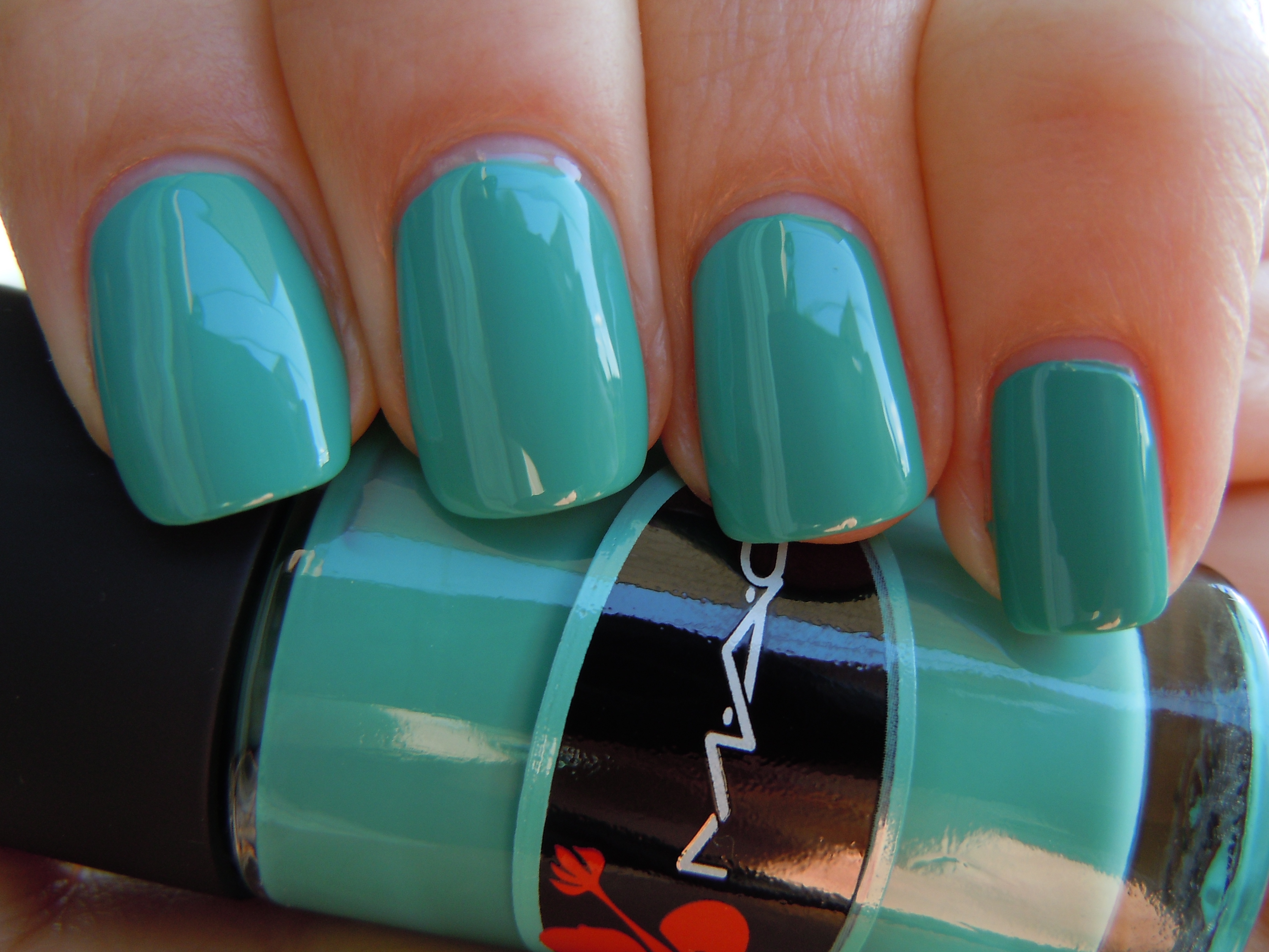 Ocean Dip swatch (shaded light)