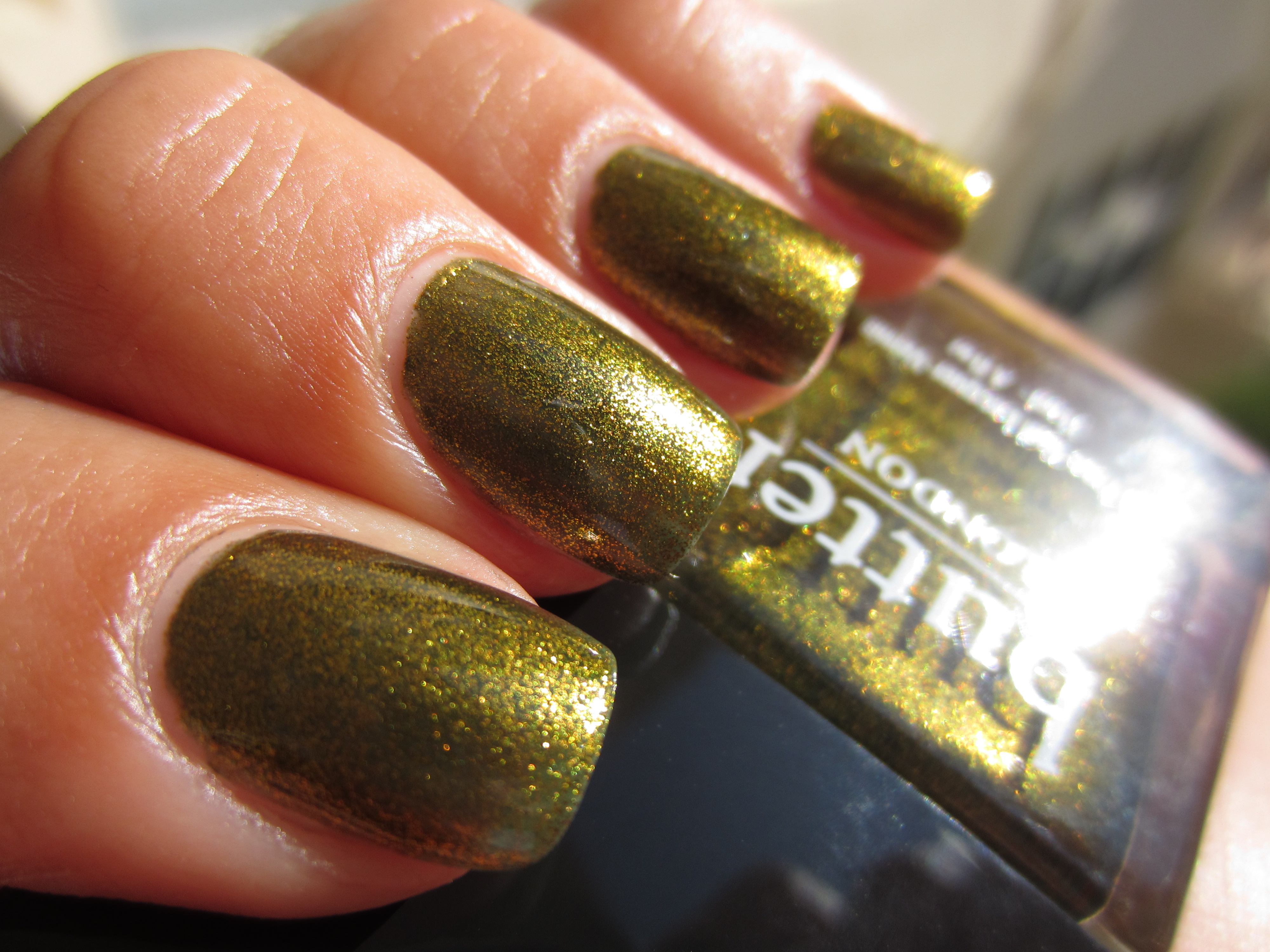 Wallis swatch (closeup light)
