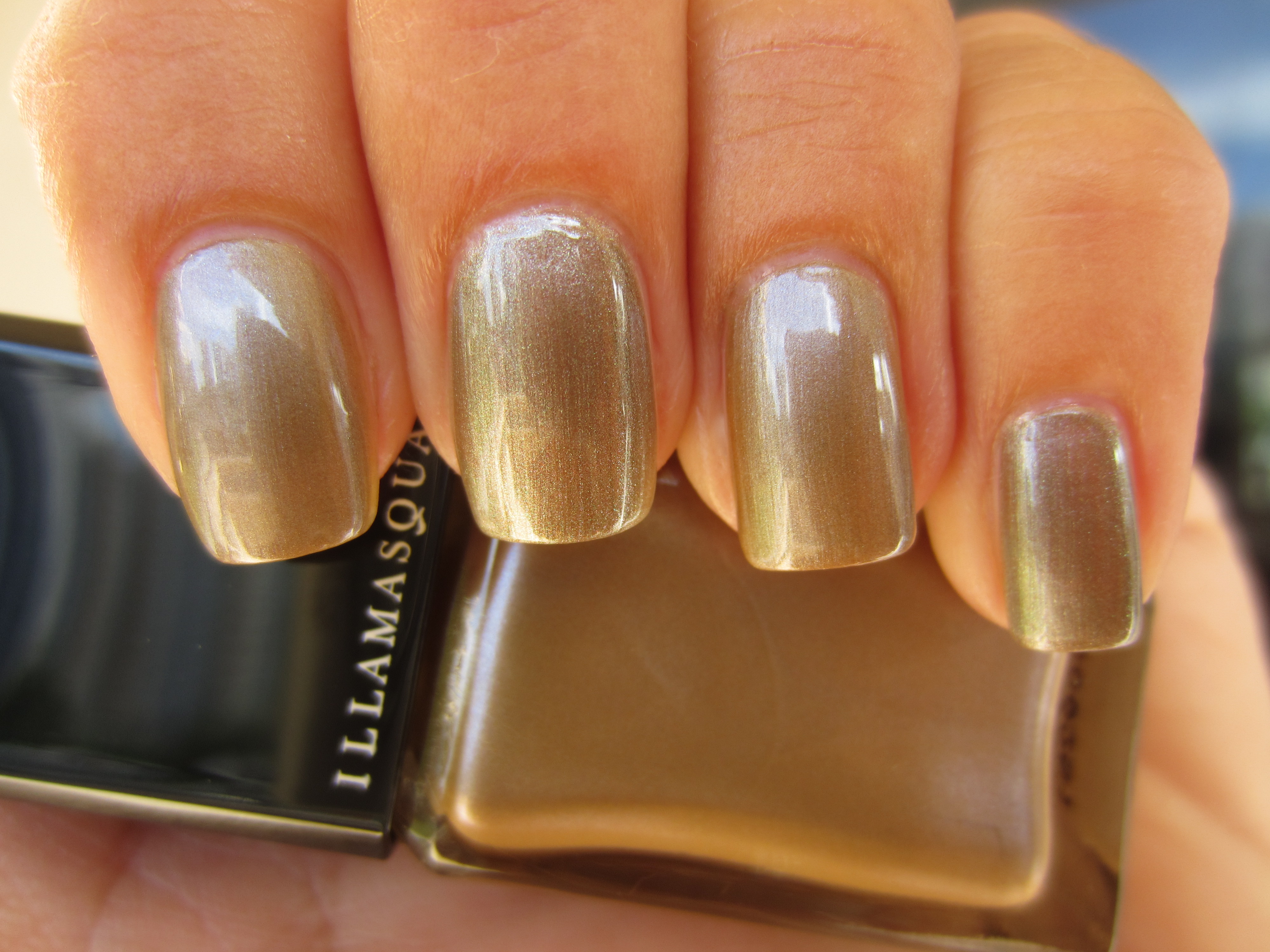 Bacterium vs. Quartz swatch (shaded light 2)