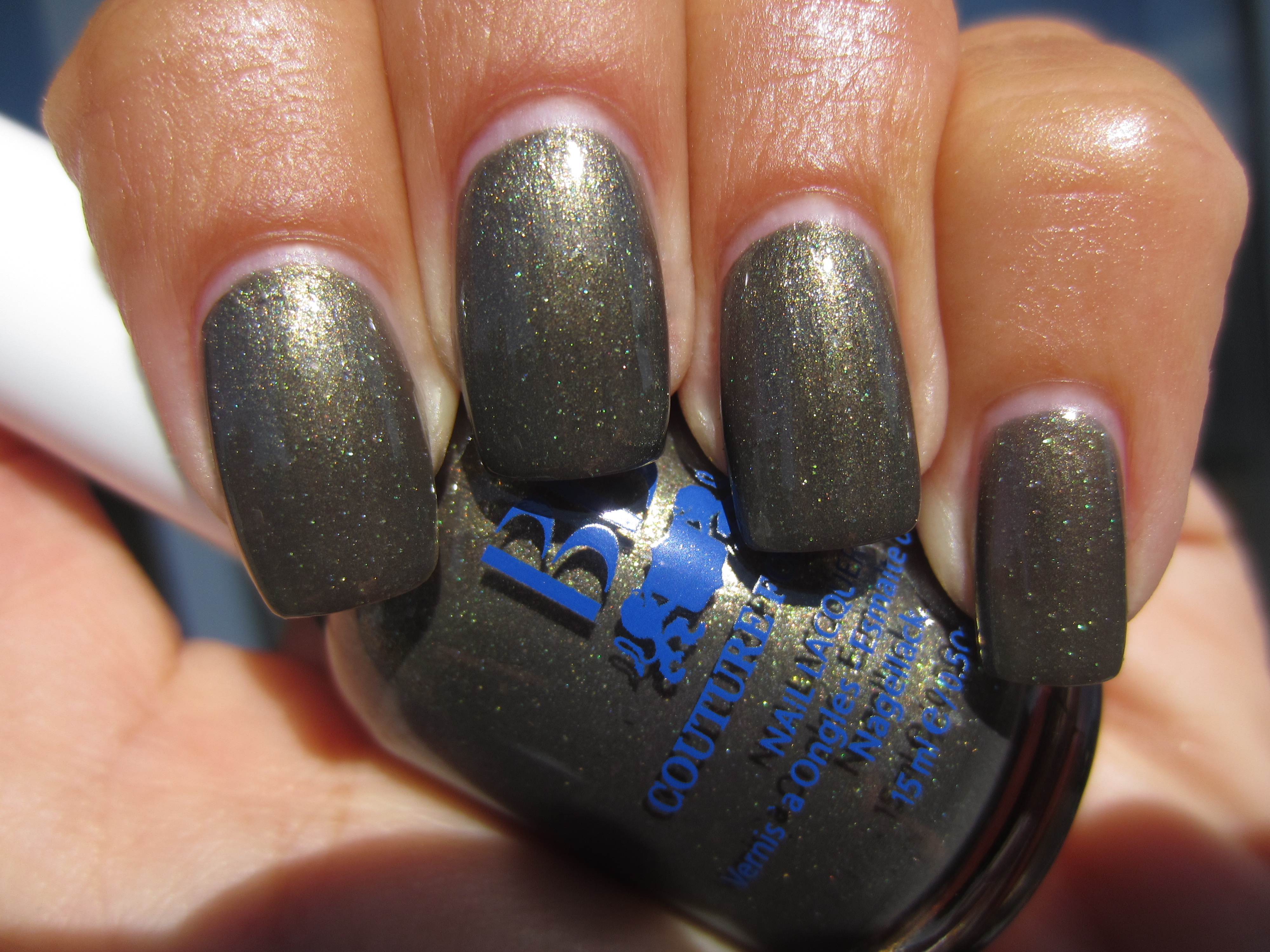 Busty Bombshell swatch (sunlight)