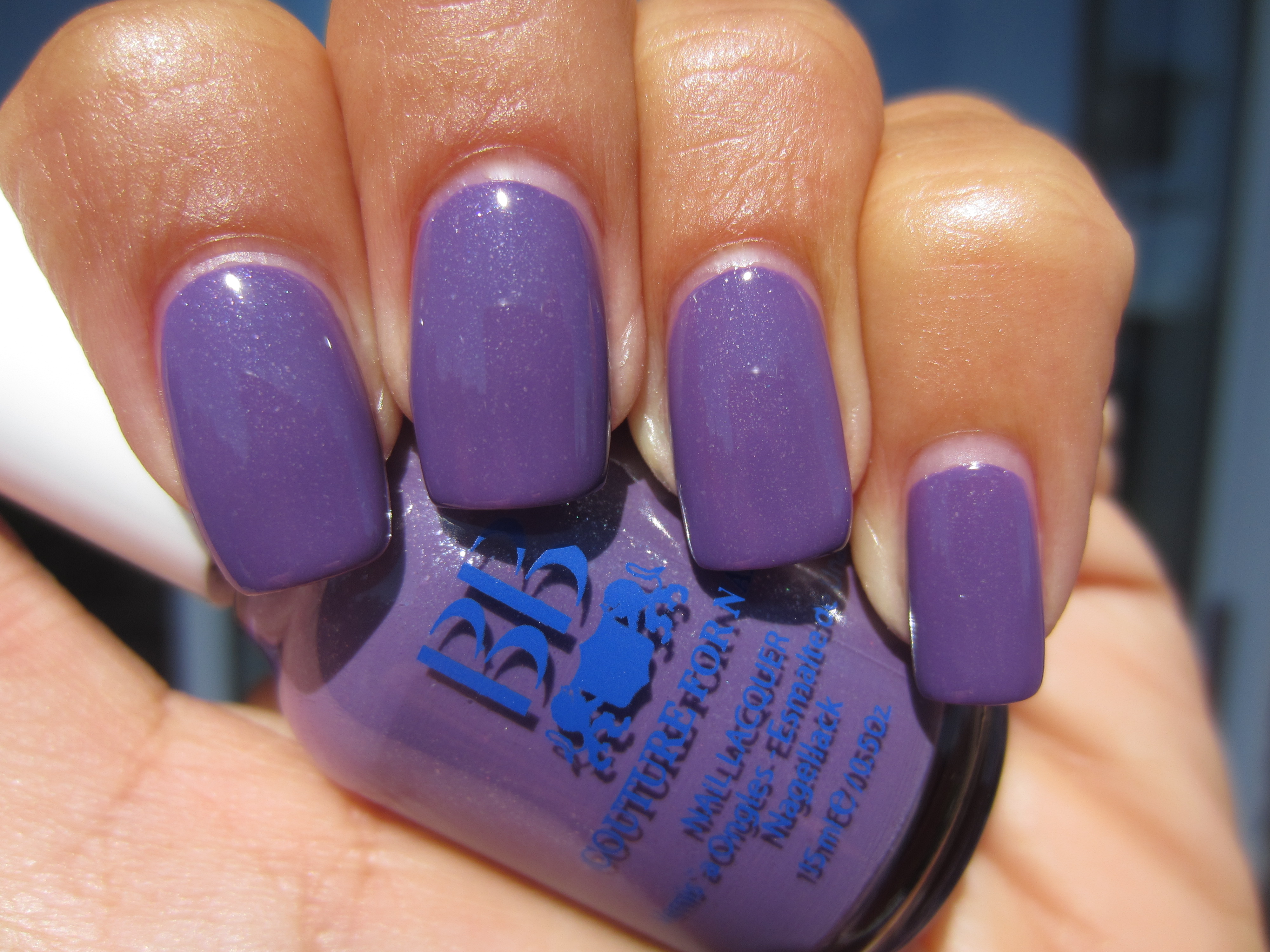 Feathered Vixen swatch (sunlight)