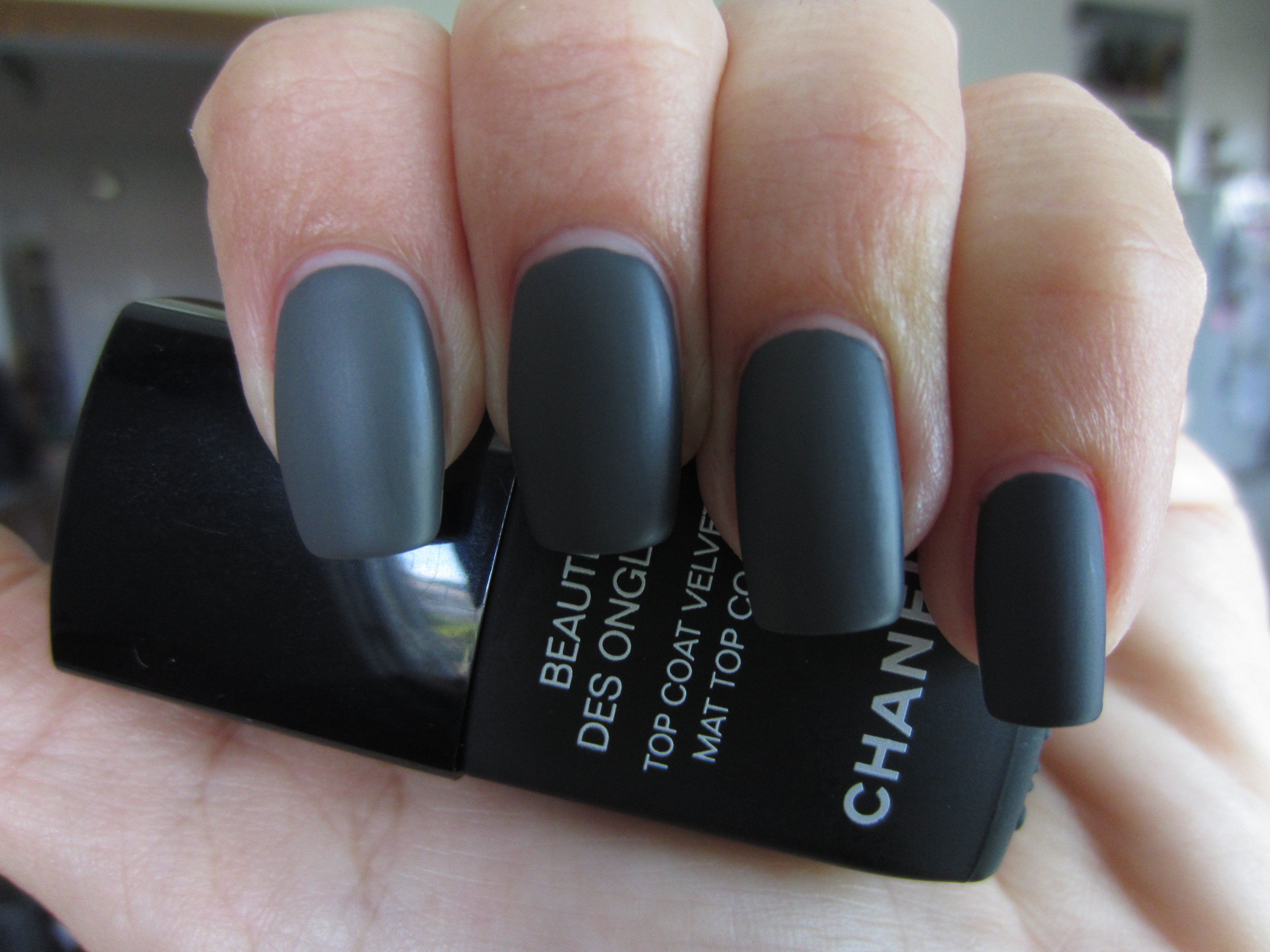 Grey Comparisons 2 swatch (indirect light mattified)