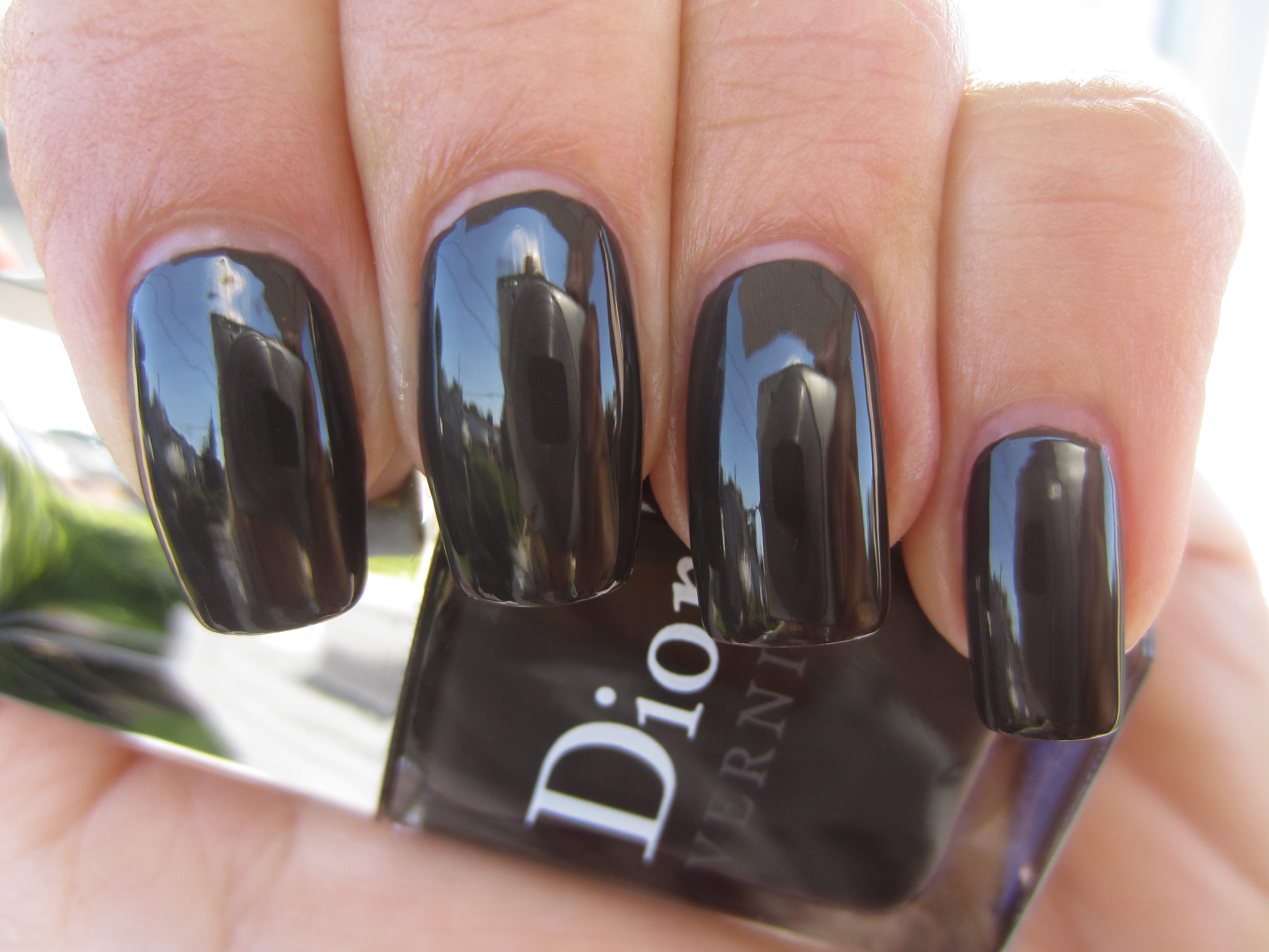 Ebony swatch (shaded light)