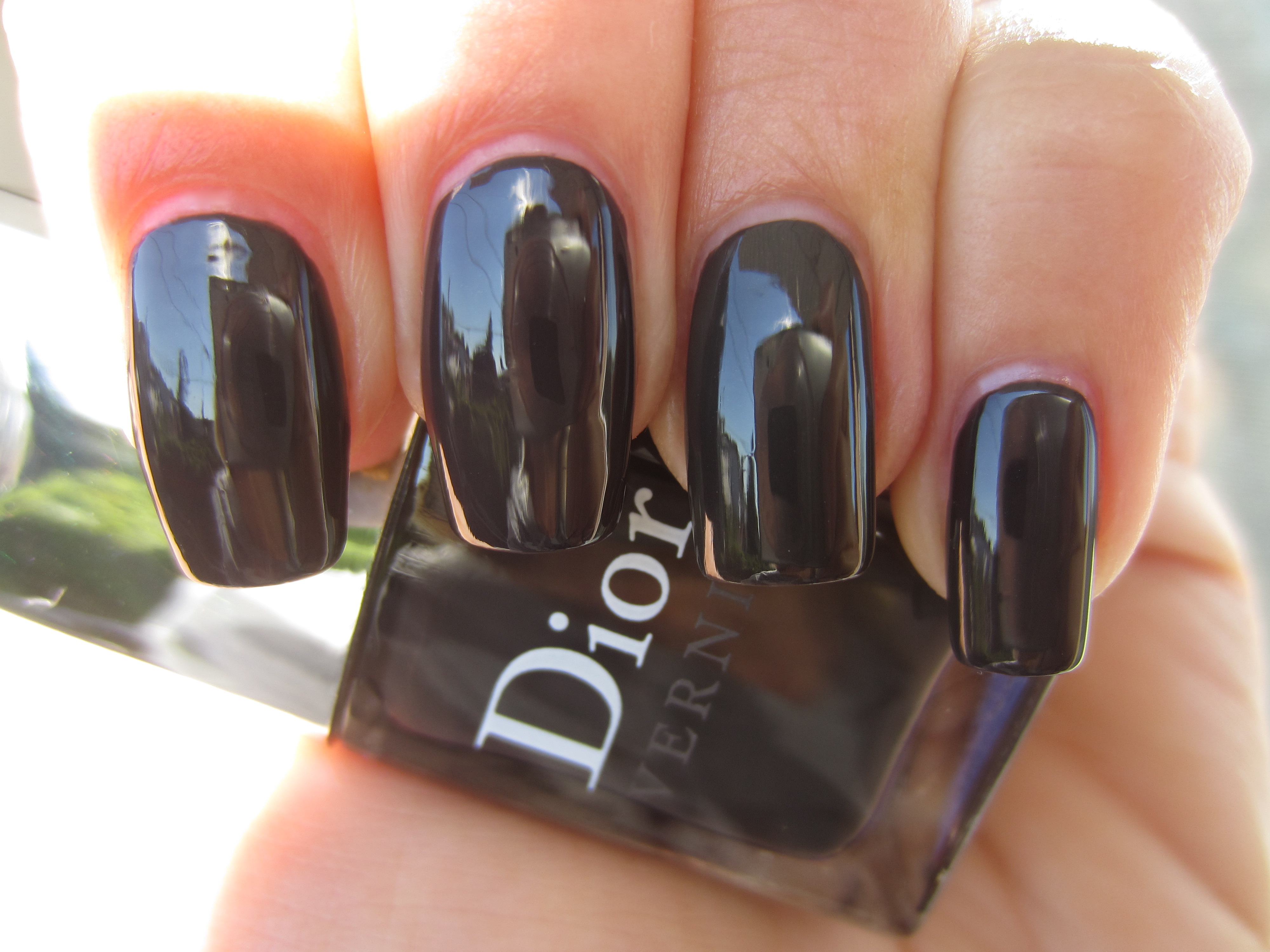 Ebony vs. Underground swatch (shaded light)
