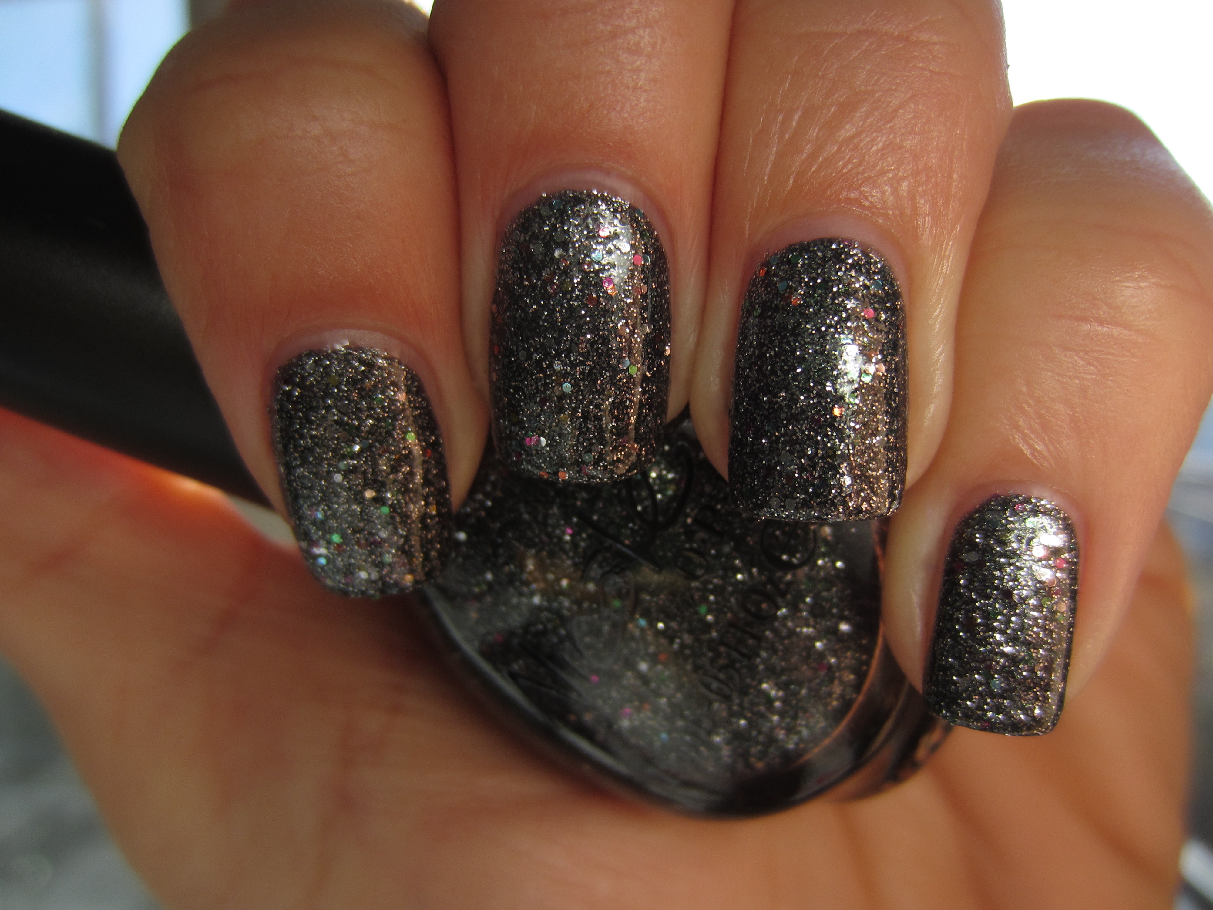 Follow Me On Glitter swatch (shaded light)