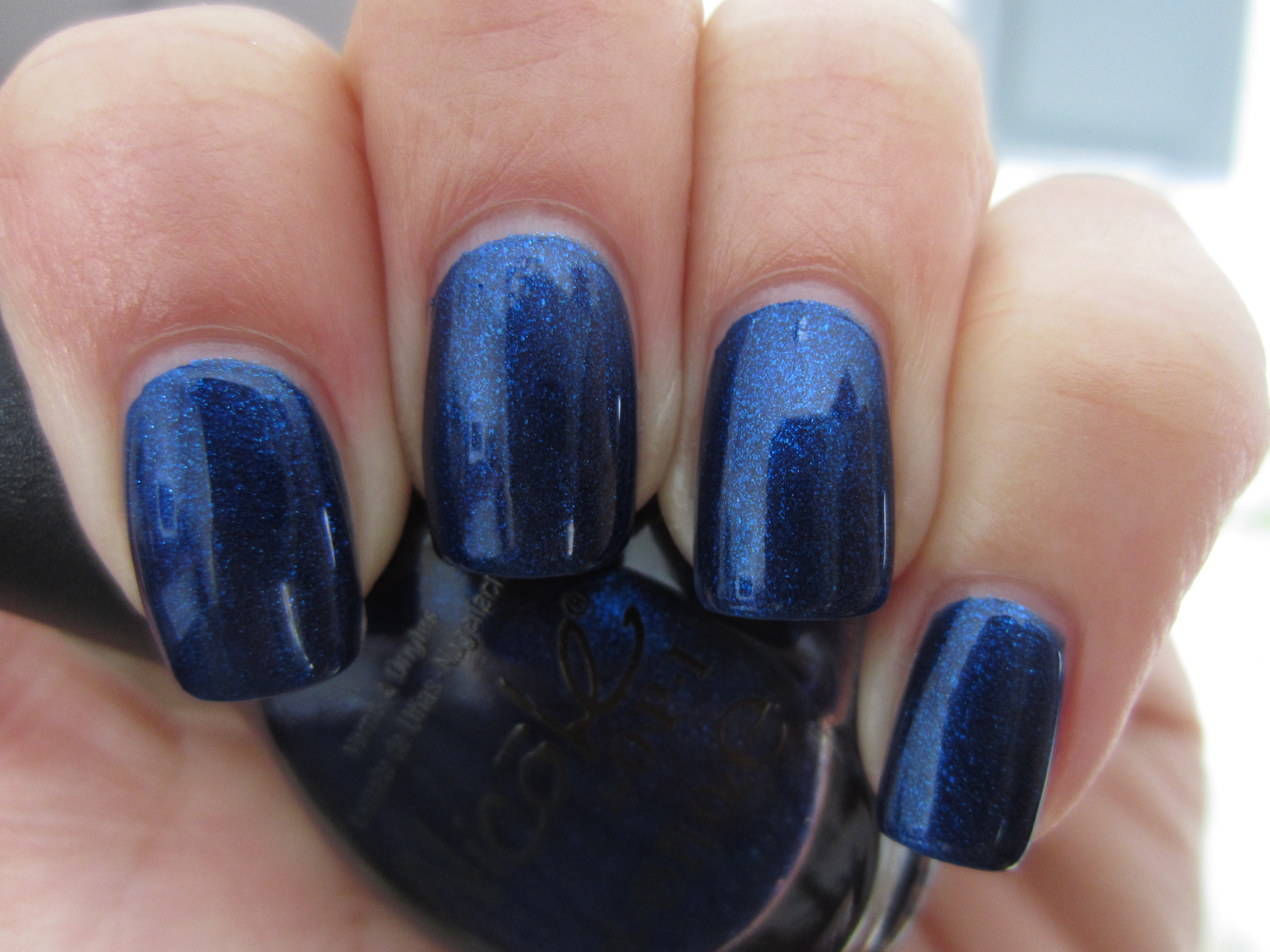 Listen To Your Momager! swatch (indirect light)