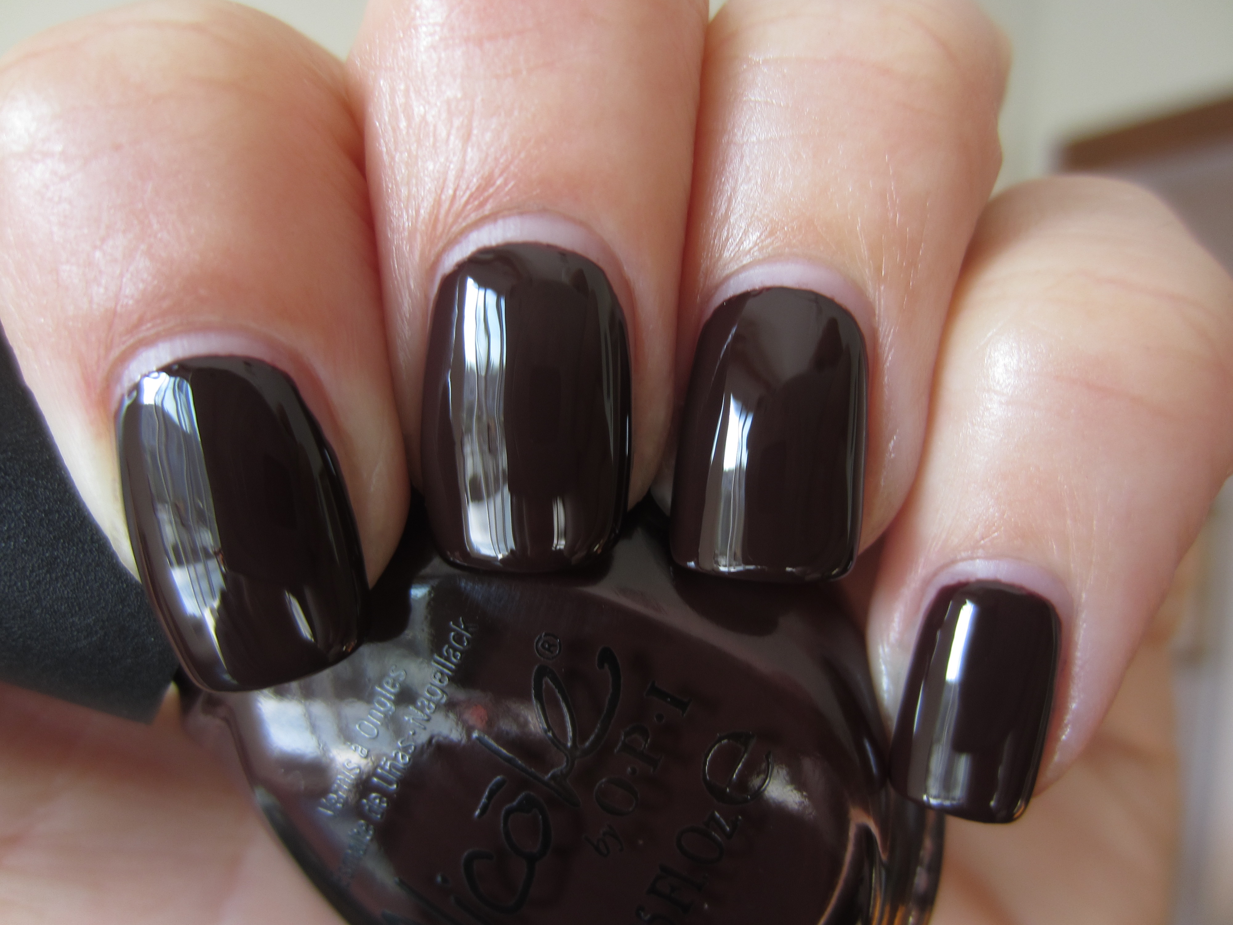 Hard Kourt Fashionista swatch (indirect light)