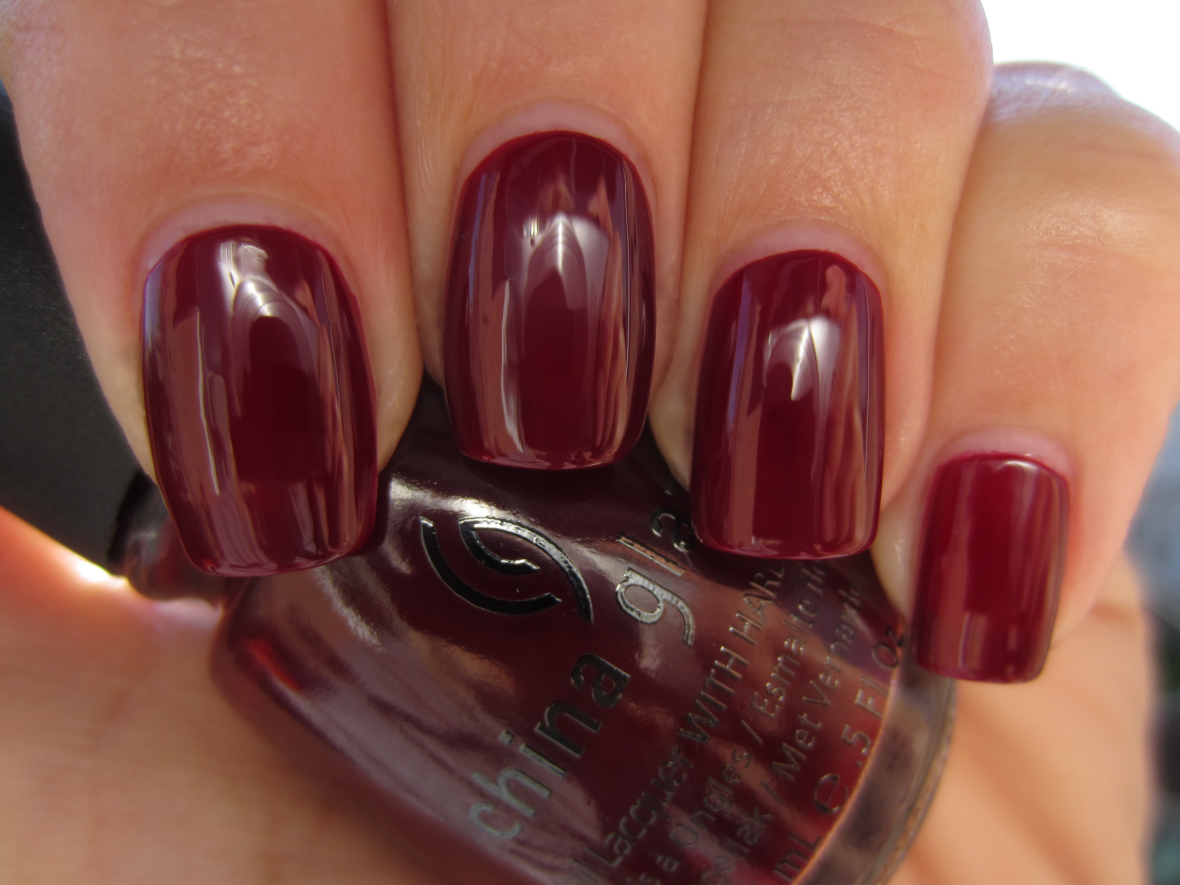 Velvet Bow swatch (shaded light)