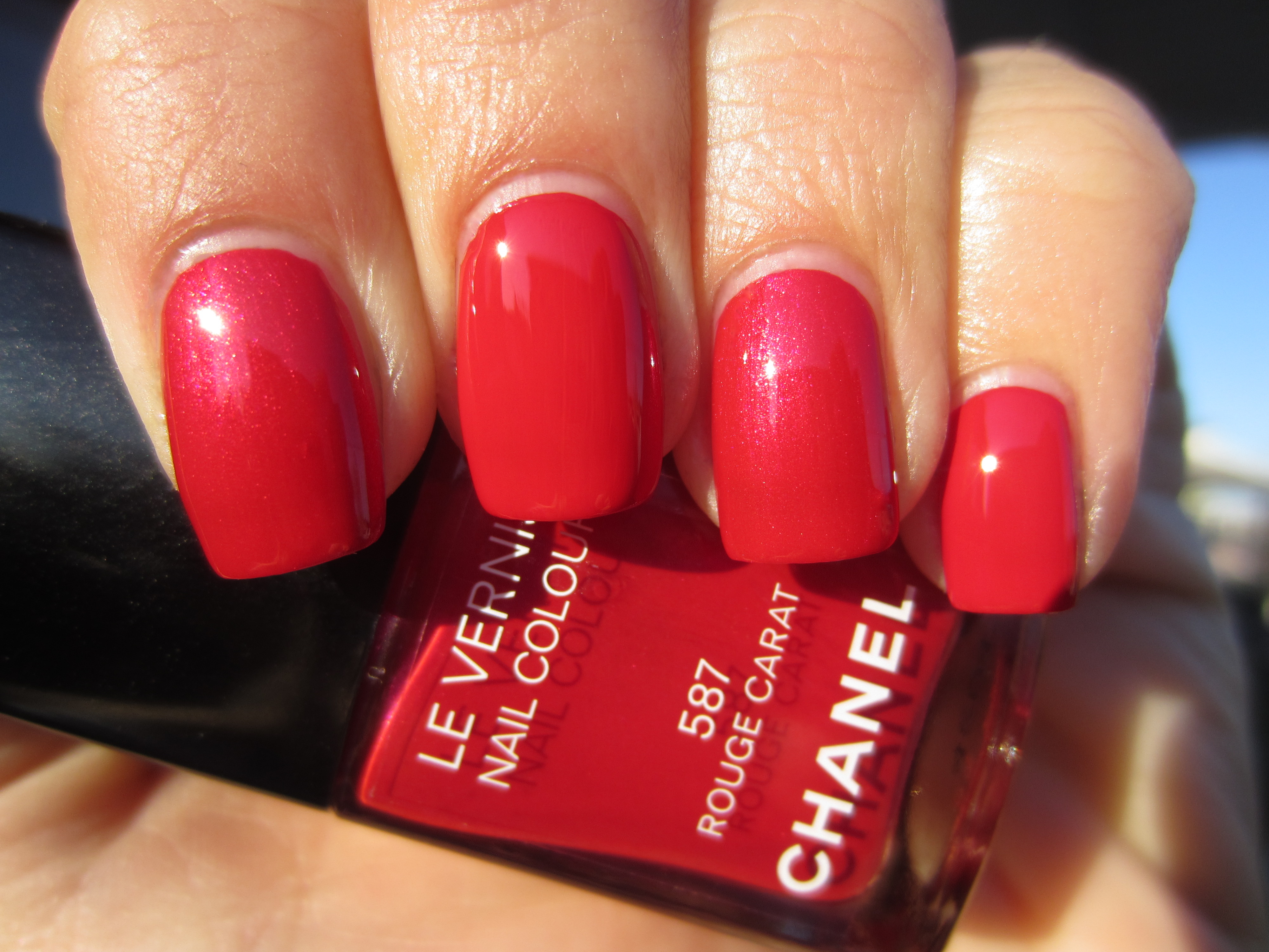 Rouge Carat vs. Dragon swatch (sunlight)