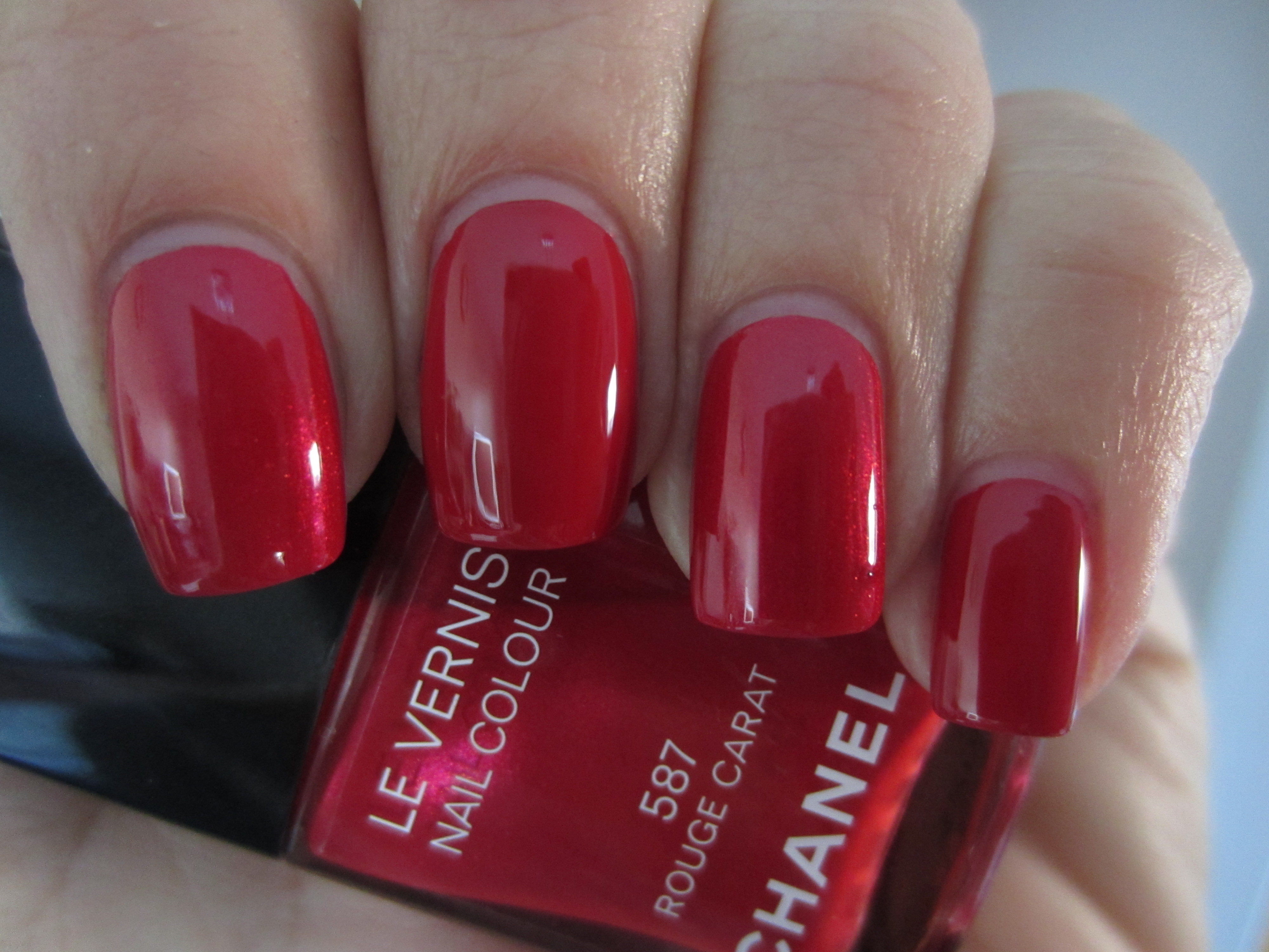 Rouge Carat vs. Dragon swatch (indirect light)