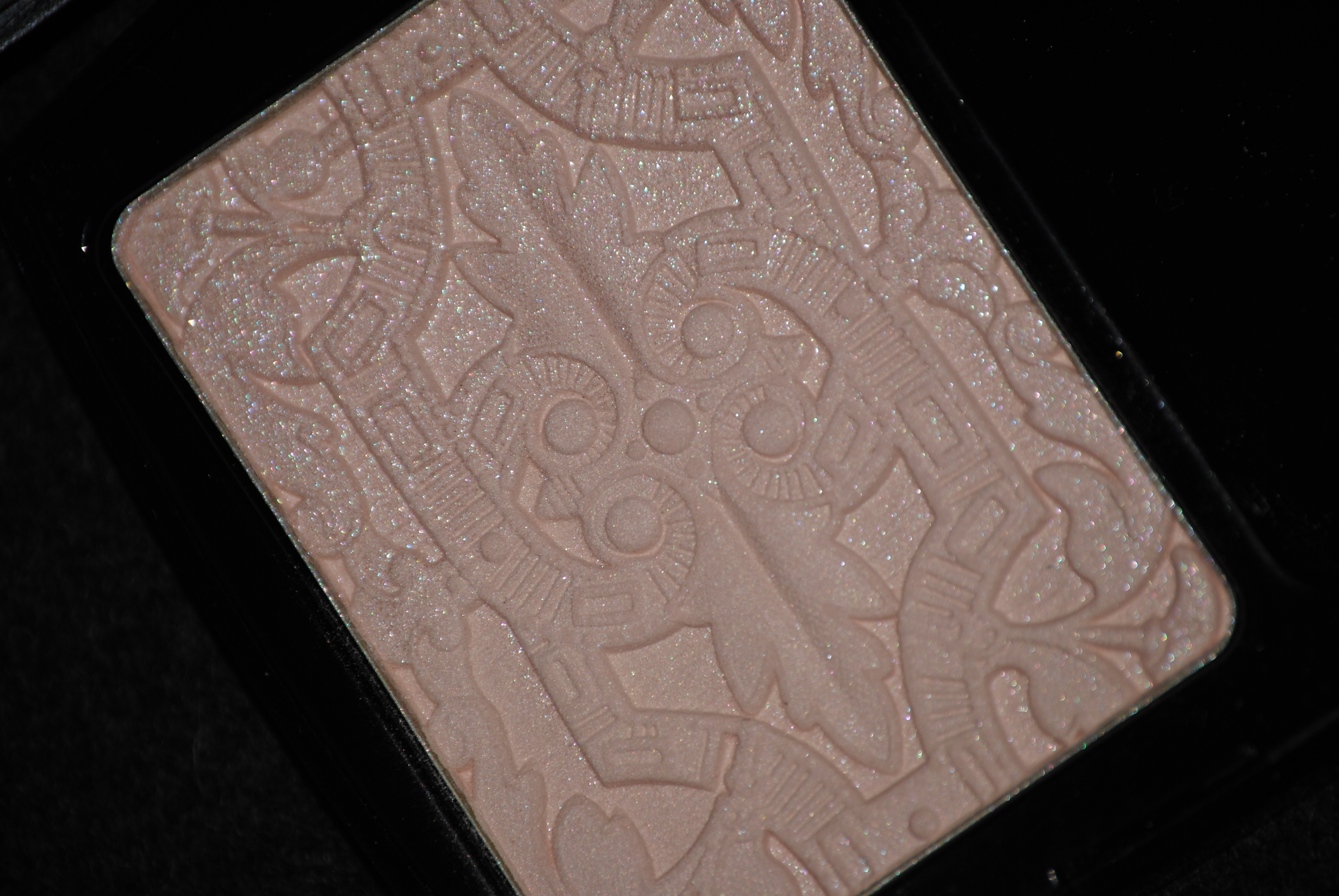 Lumiere Sculptée de Chanel (surface partially swiped)