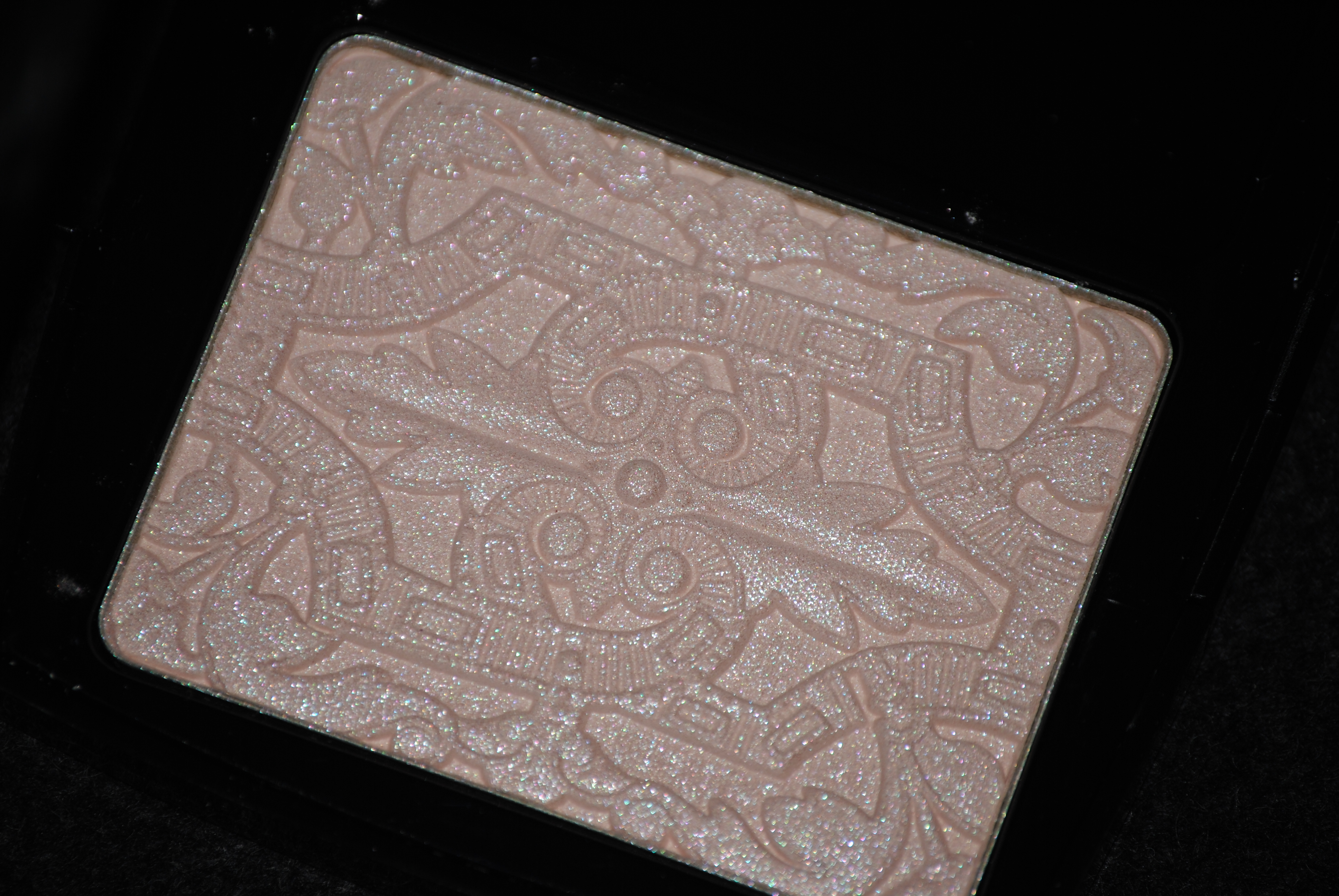 Lumiere Sculptée de Chanel (powder view)