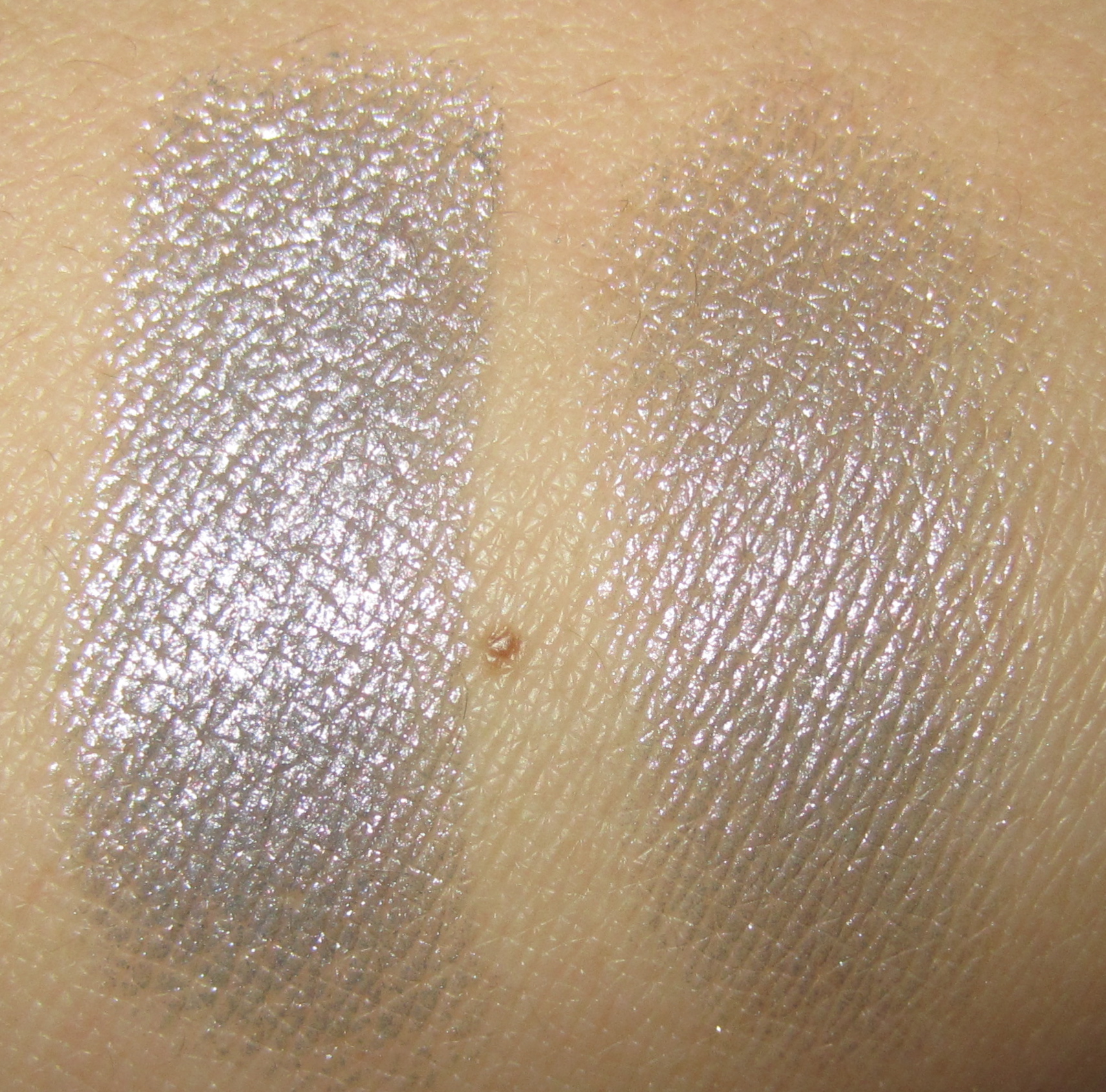Flashback Silver swatch (flash)