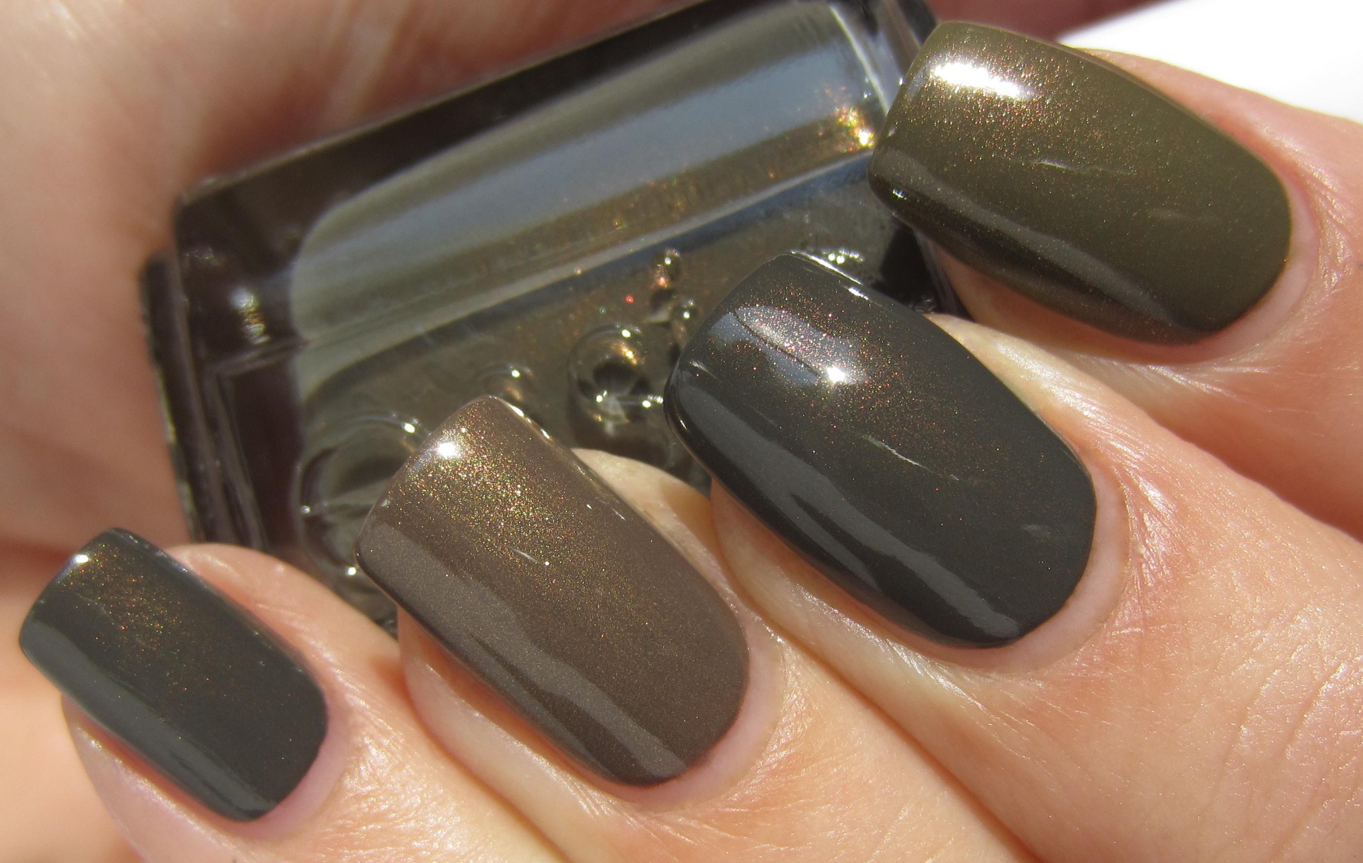 Armed & Ready vs Exquis vs Metallic Sage swatch (sunlight)
