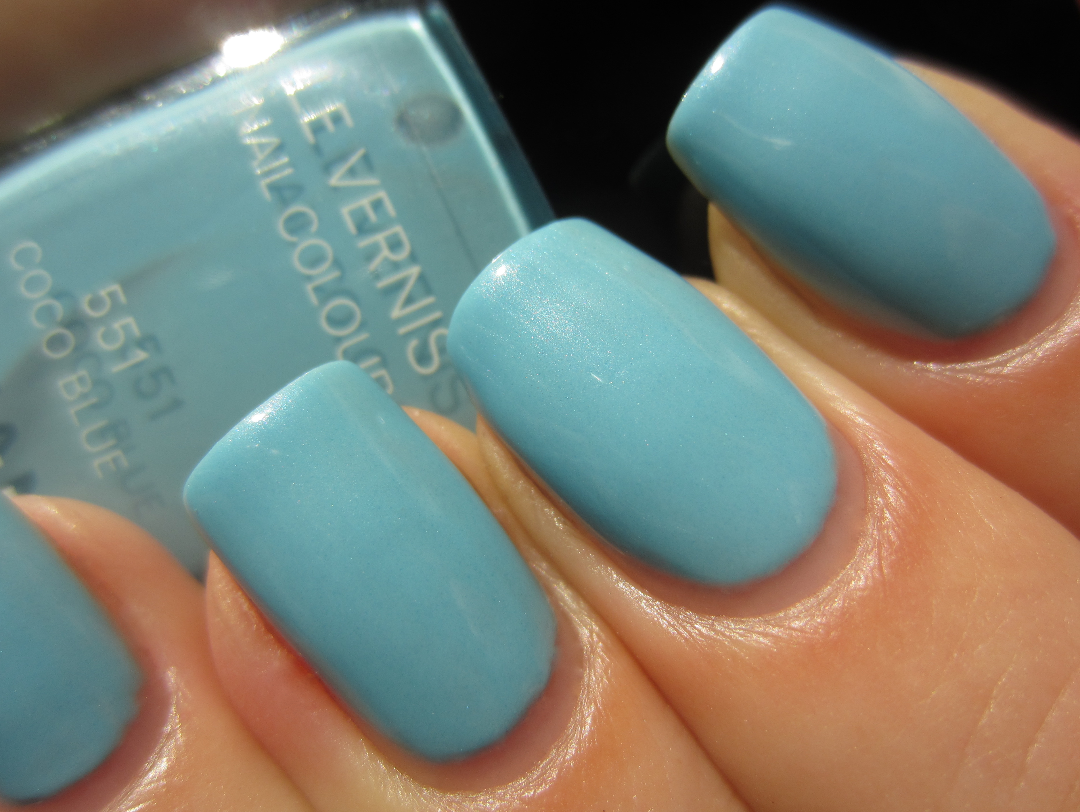 Coco Blue swatch (closeup)
