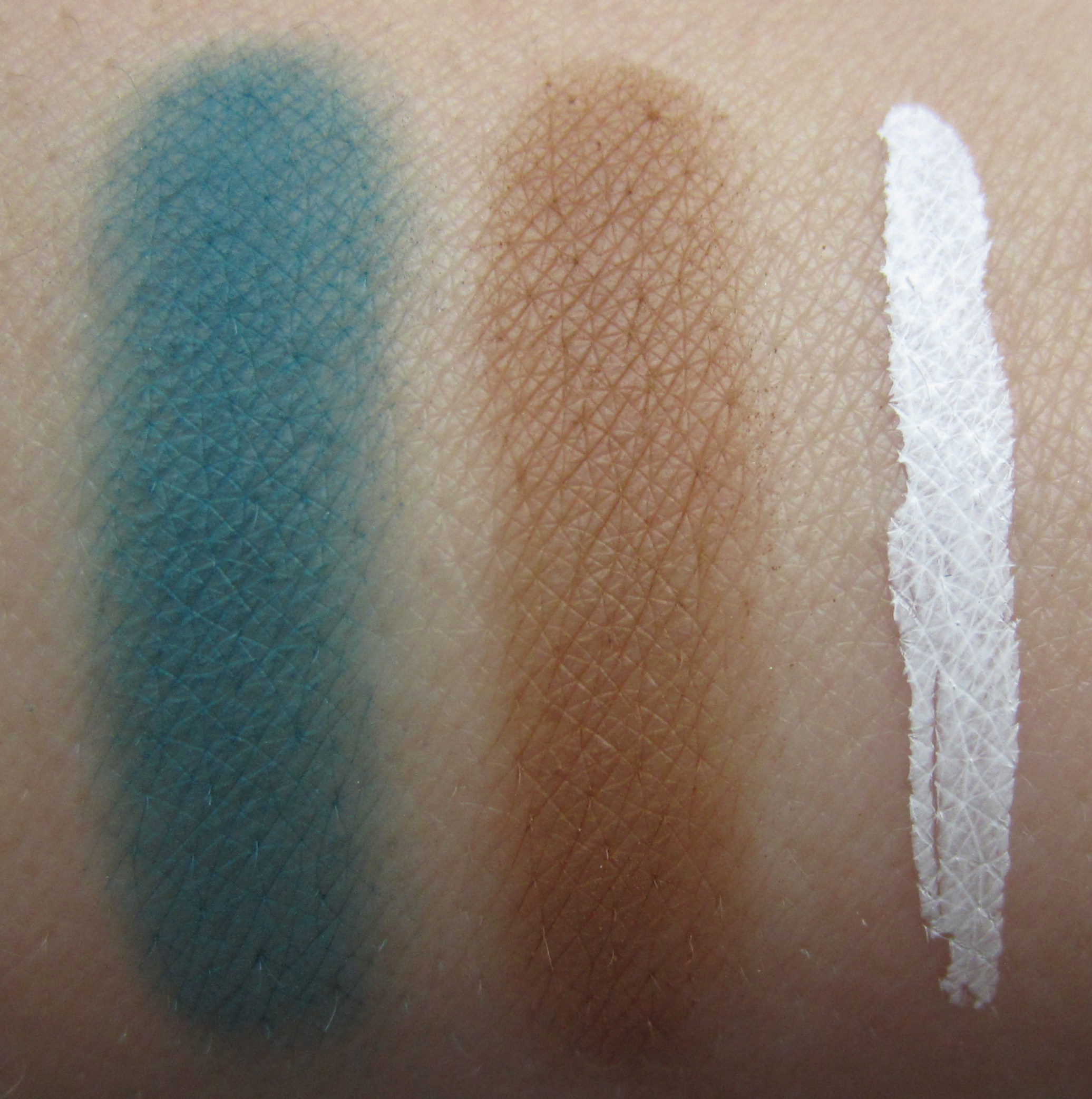 Burst, Vernau & Scribe swatch (natural light)