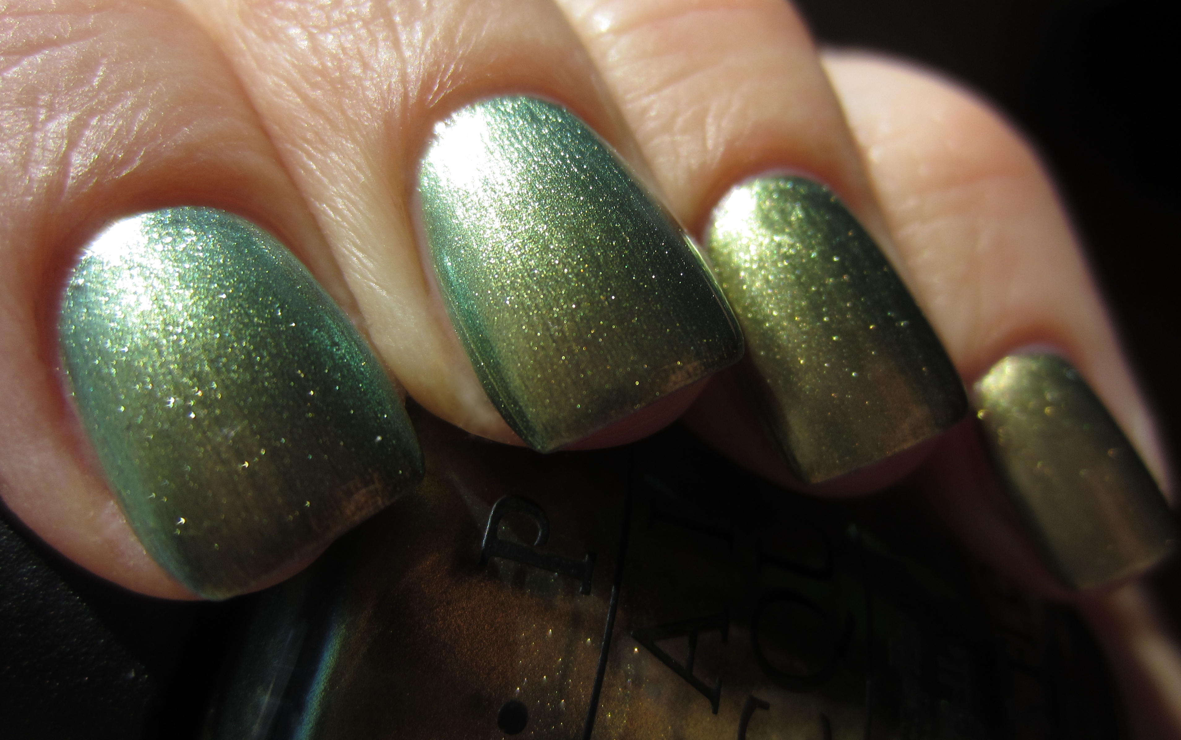 Just Spotted the Lizard swatch (green angle)