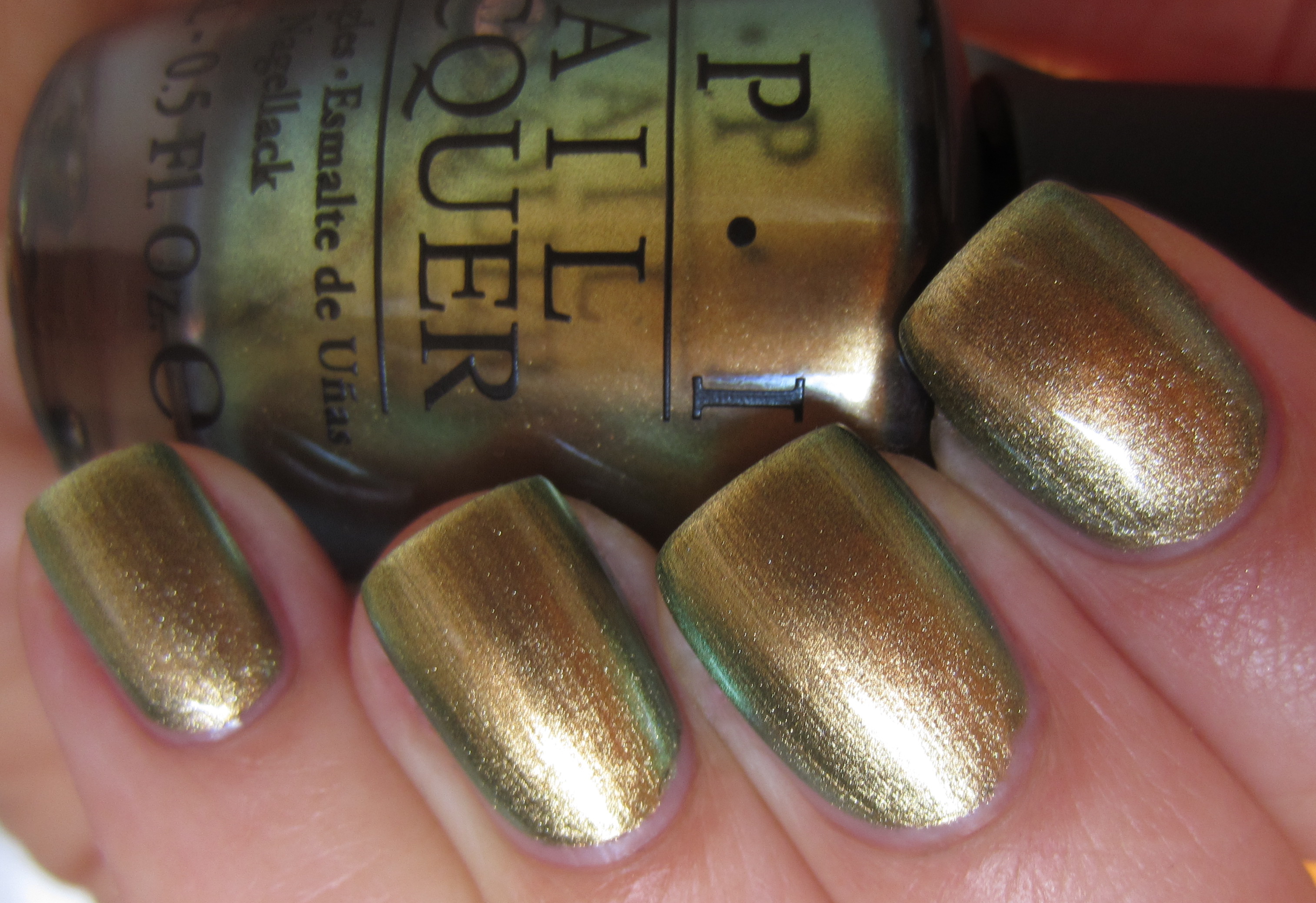 Just Spotted vs Peridot swatch (indoors 2)