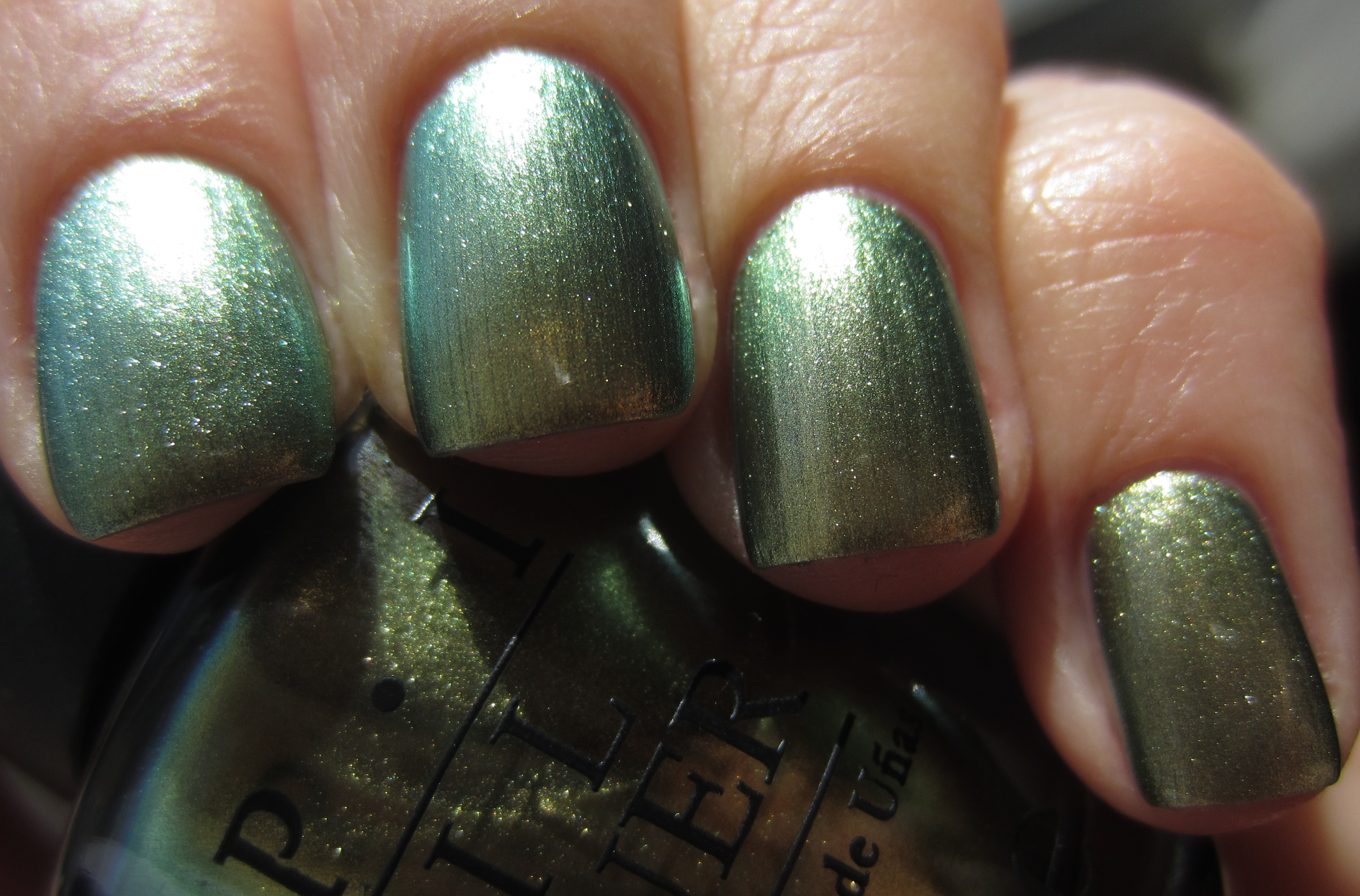 Just Spotted vs Peridot swatch (green angle)