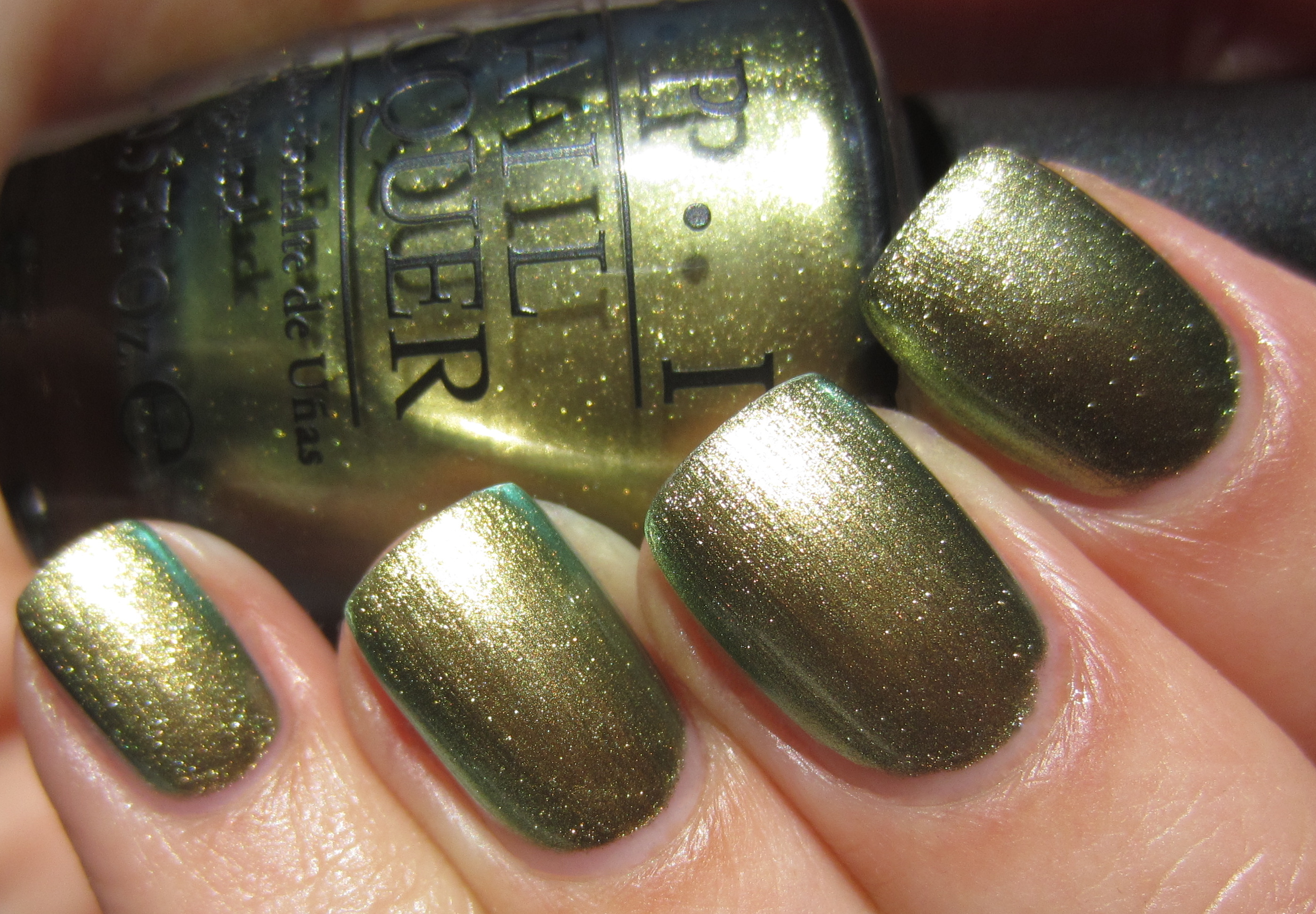 Just Spotted vs Peridot swatch (sunlight)