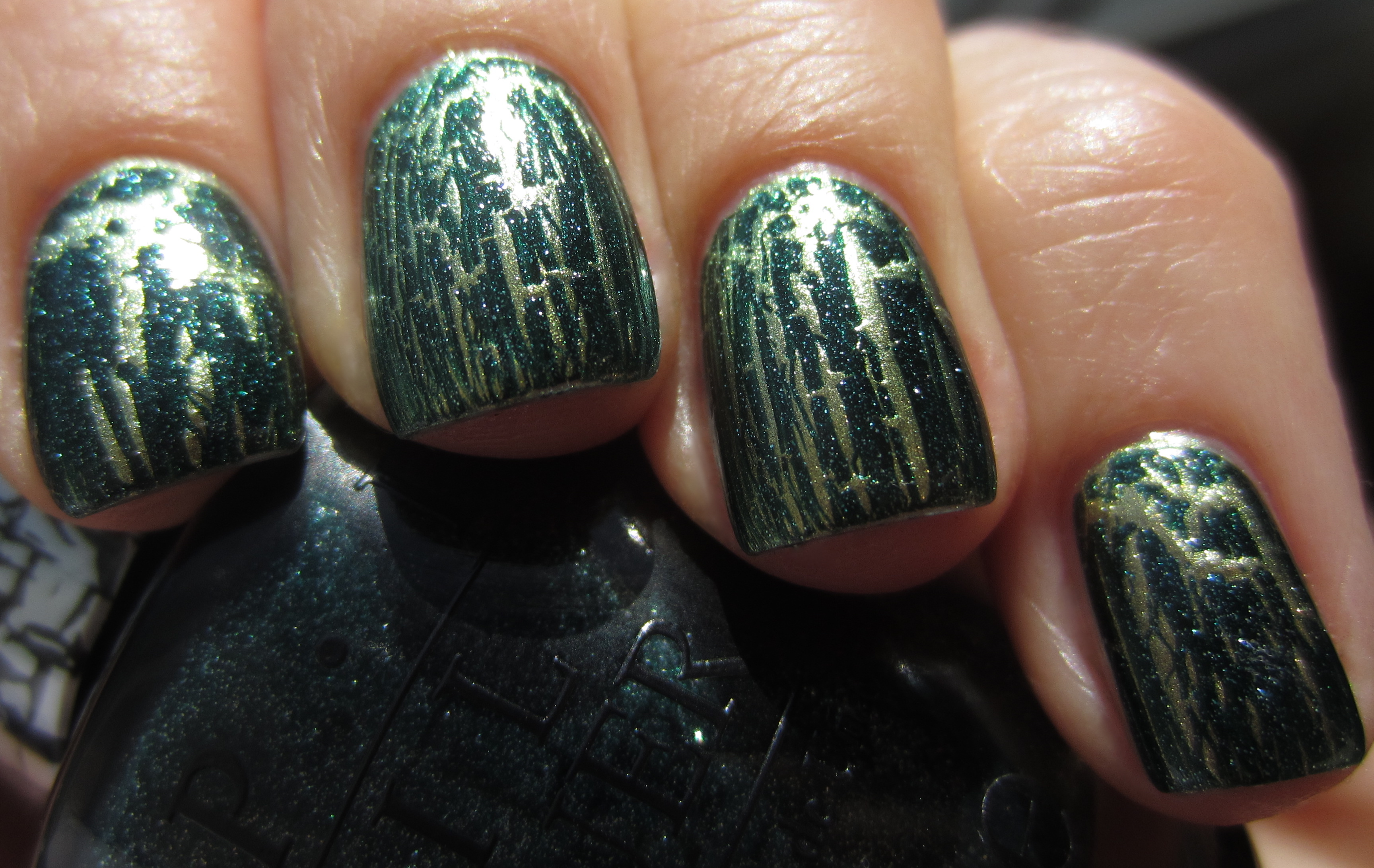 Just Spotted & Peridot with Shatter swatch (green angle)