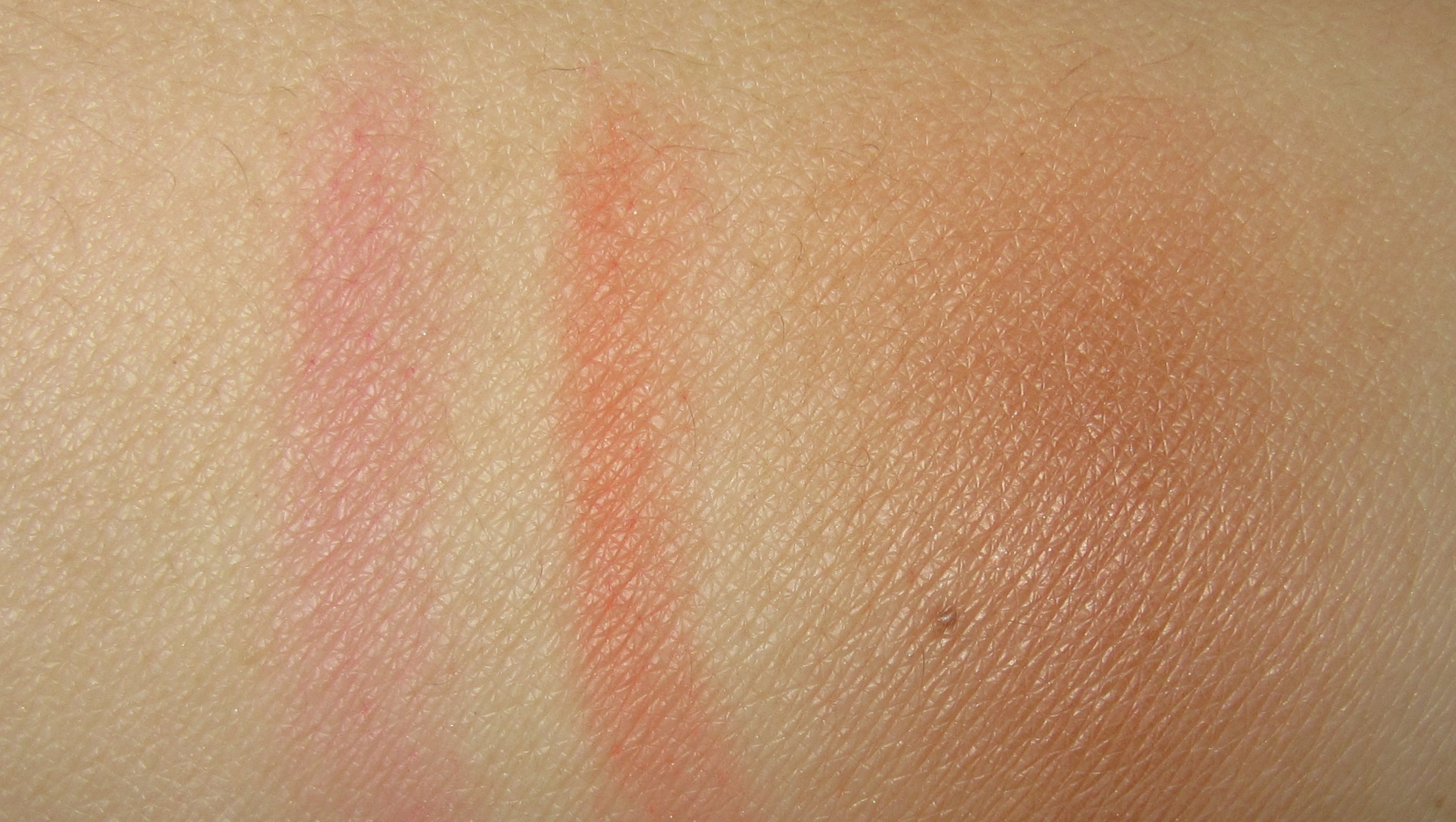 Guerlain Terra Azzurra swatch (flash)