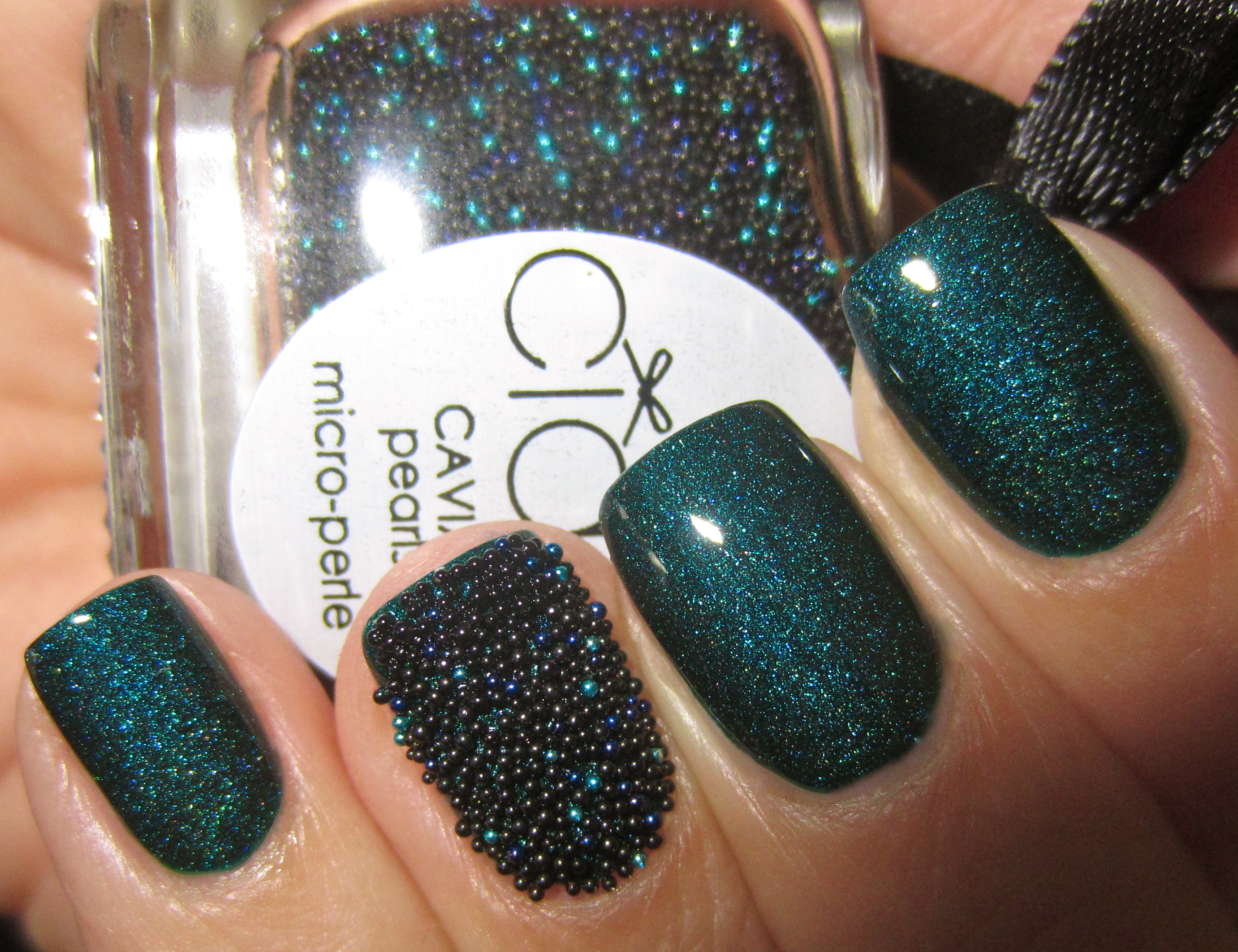 Caviar mani (flash)