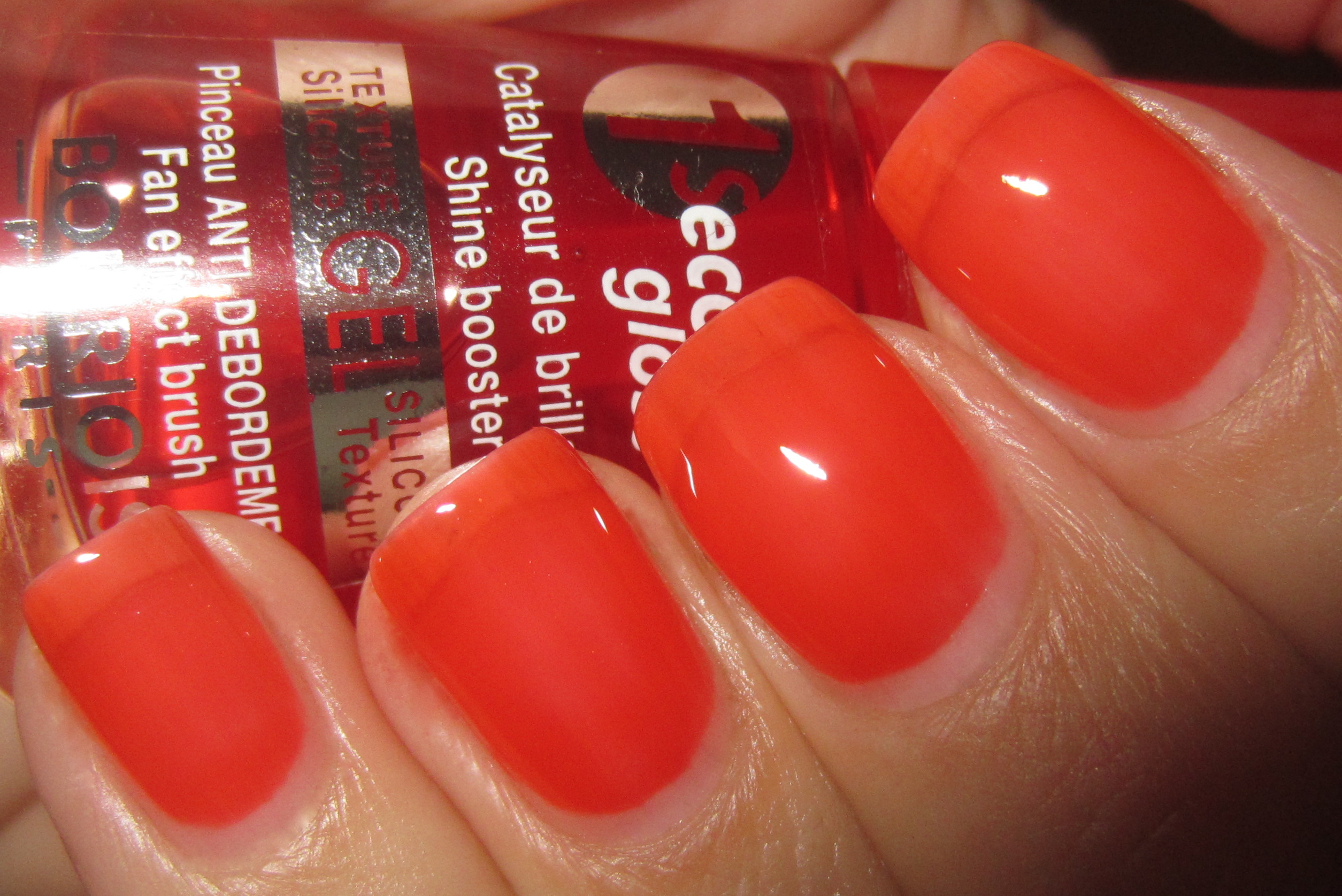 Bourjois Grenadine Tonic swatch (2 coats/flash)