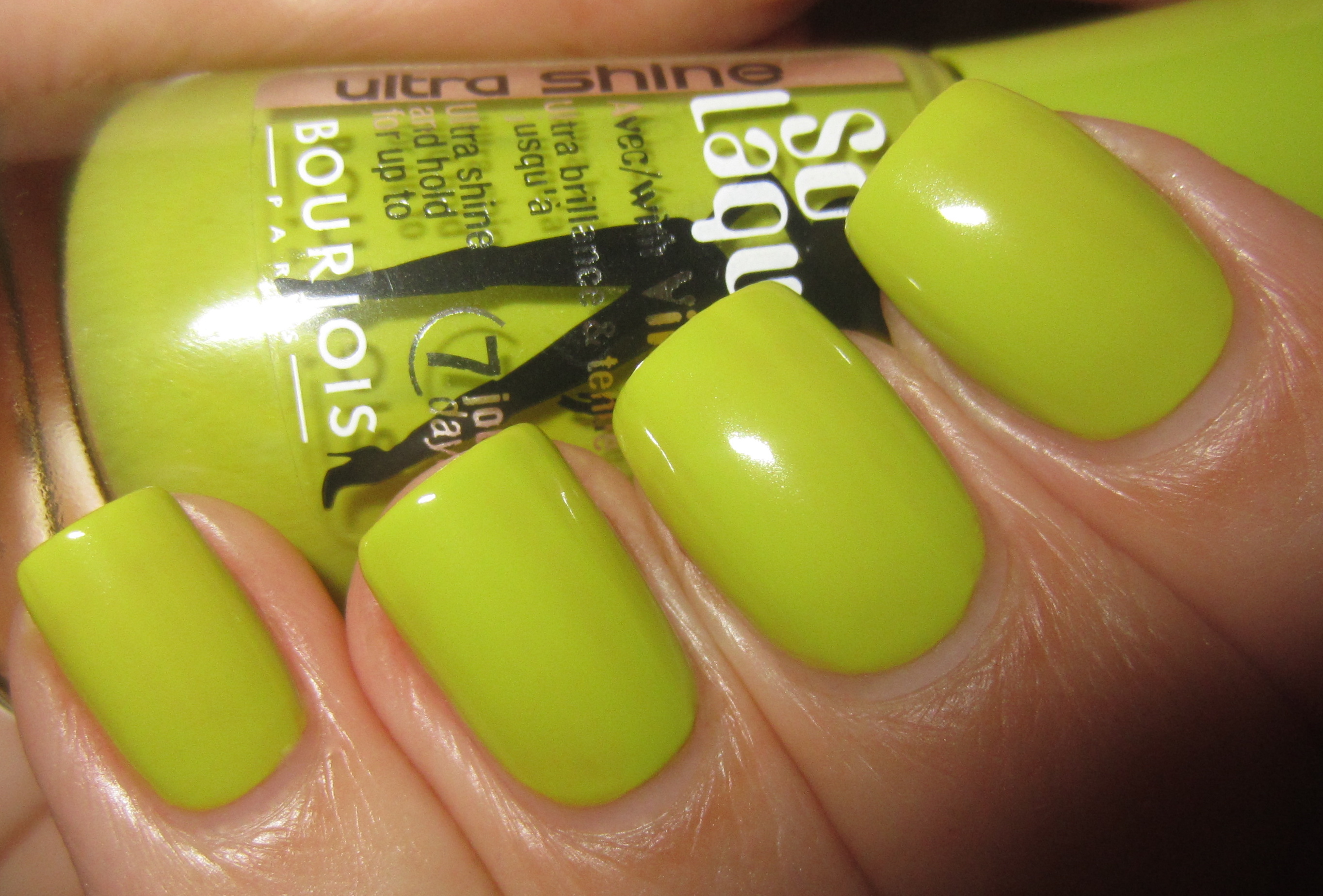 Bourjois Lime Catwalk swatch (flash)