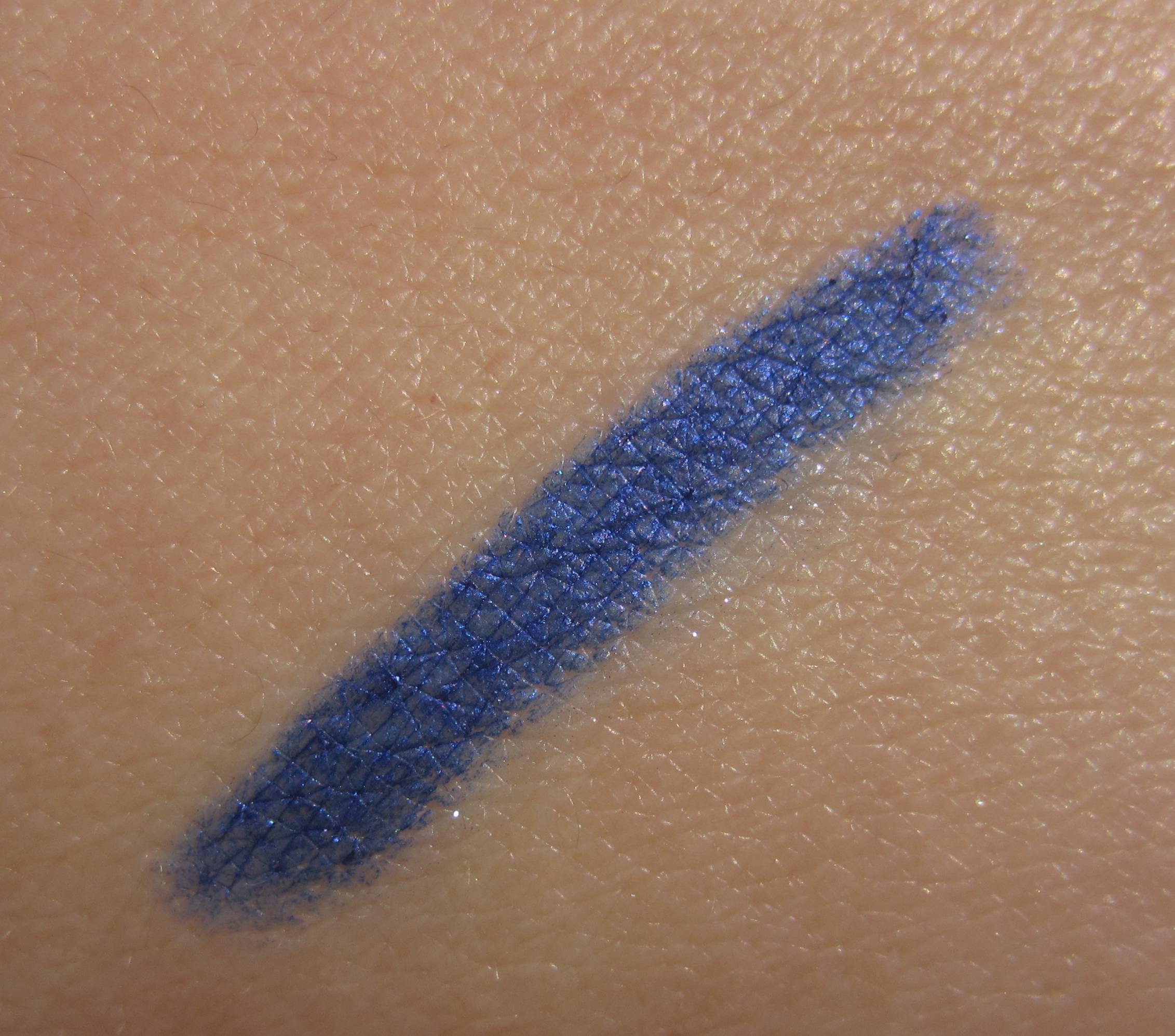 Bourjois Bleu Neon swatch (sunlight)