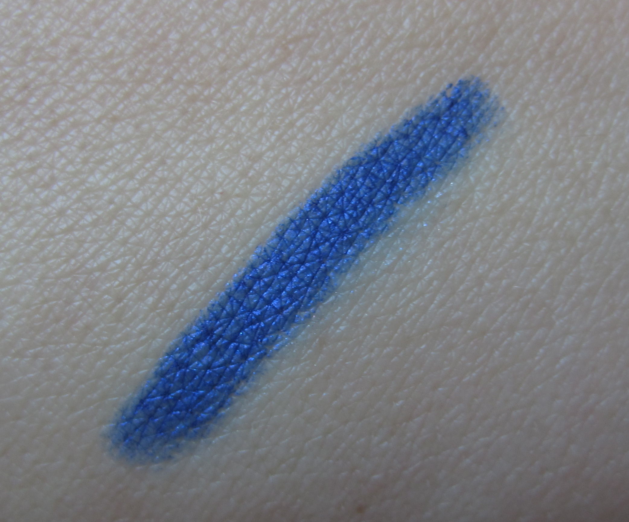 Bourjois Bleu Neon swatch (indoors)