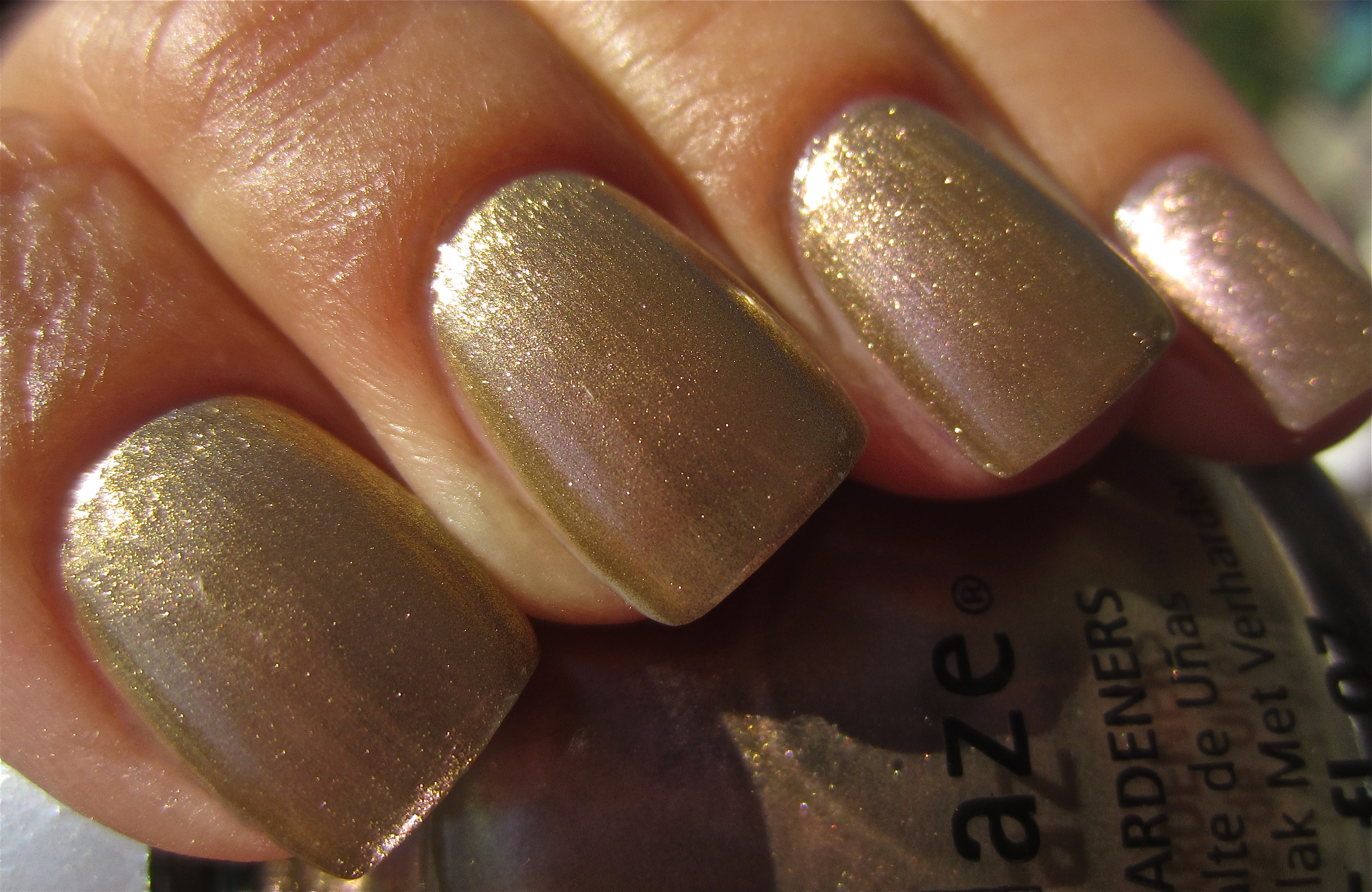CG Swanky Silk swatch (angle view)