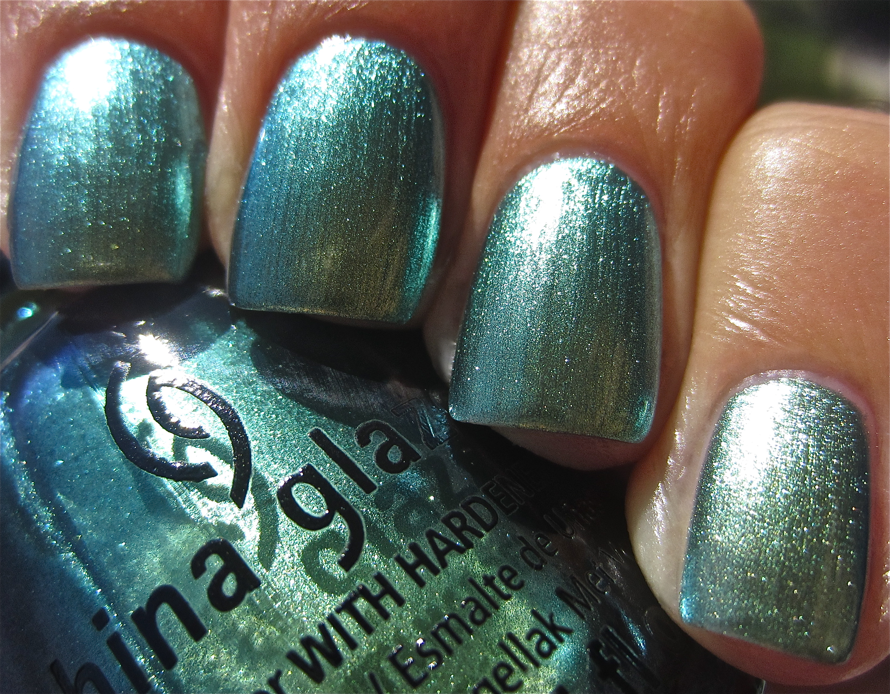 CG Unpredictable swatch (angle 2)