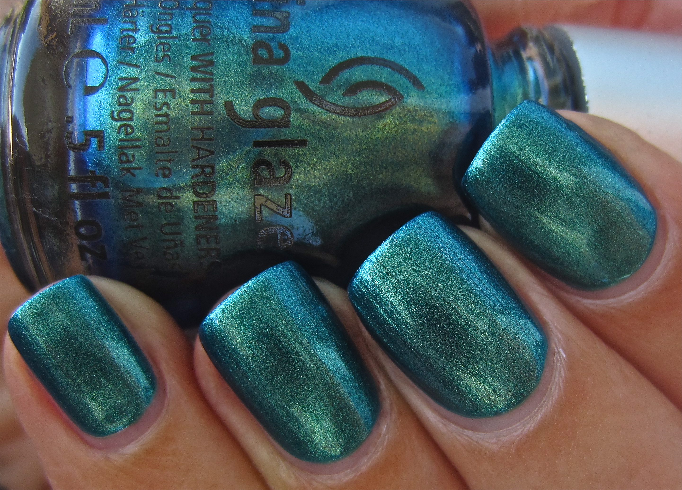 CG Deviantly Daring swatch (shade)