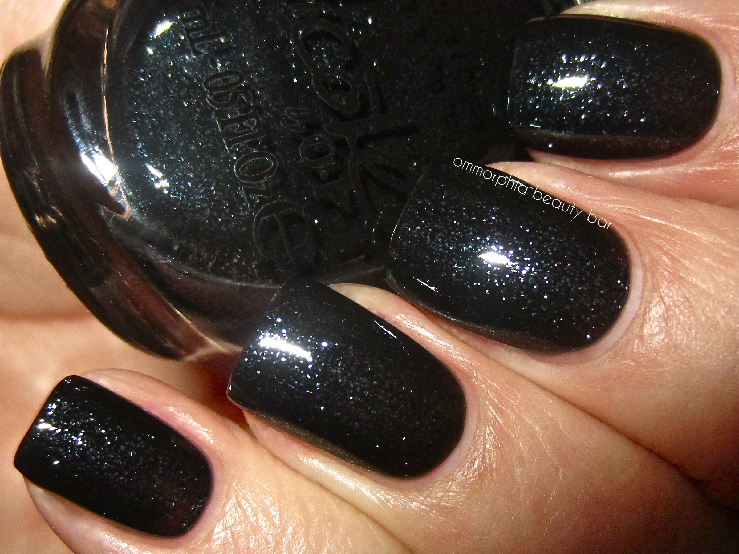 NOPI Totally in the Dark swatch flash
