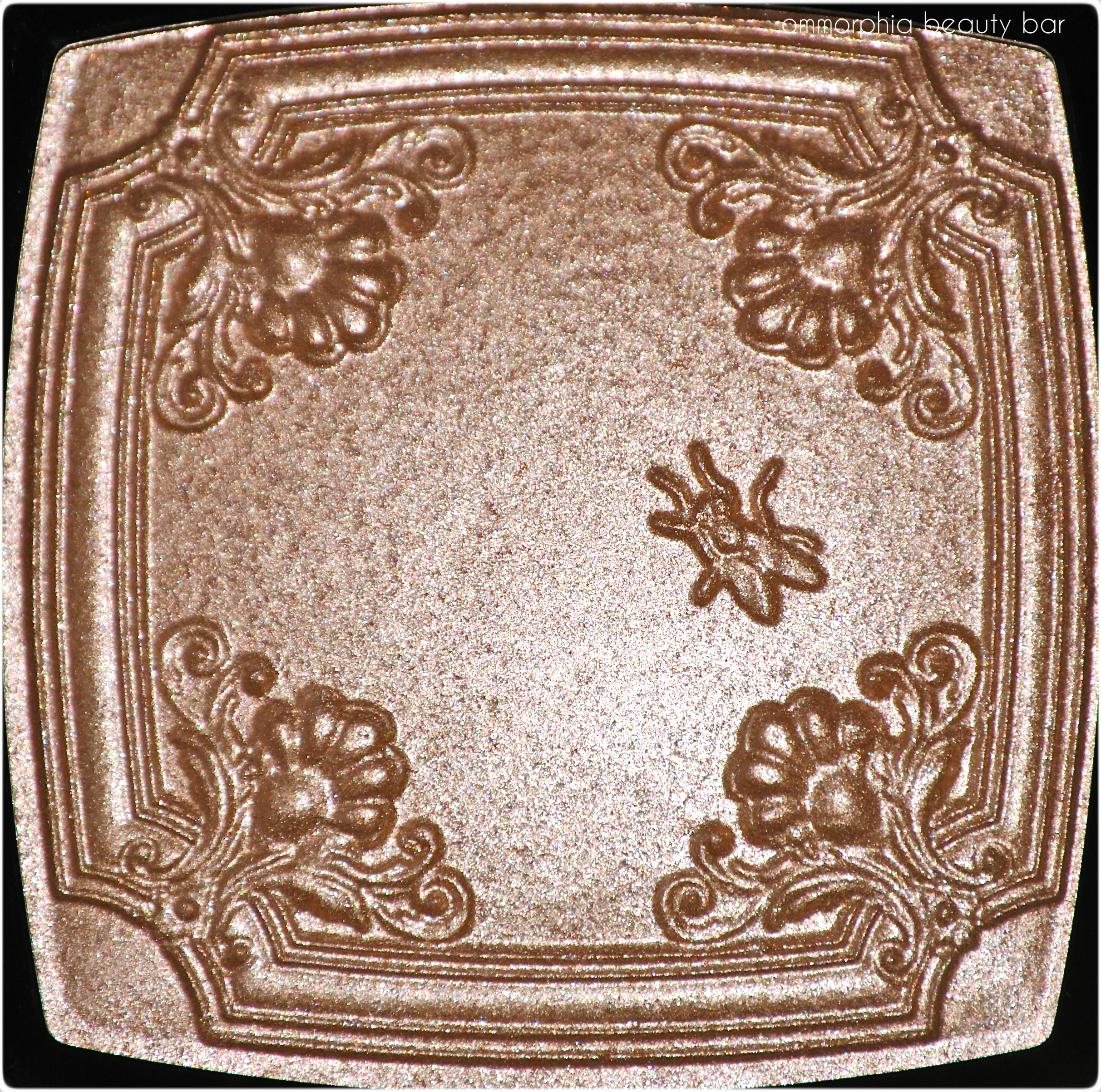 Chanel Mouche de Beauté macro